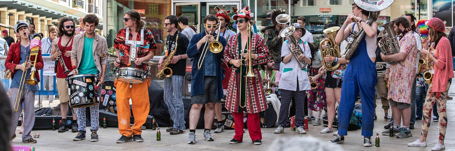 La Farigoule (La FATour) à Aix-en-Provence

+++

Hashtaggery:
#FaTour #aix #aixenprovence #holiday #market #marketday #5d #canon @centralemarseille
@FanfareLaFarigoule

+++

www.armedwithapaintbox.com
#armedwithapaintbox
@armedwithapaintbox
Copyright Anthony Warner (Armed With A Paint Box) 2017