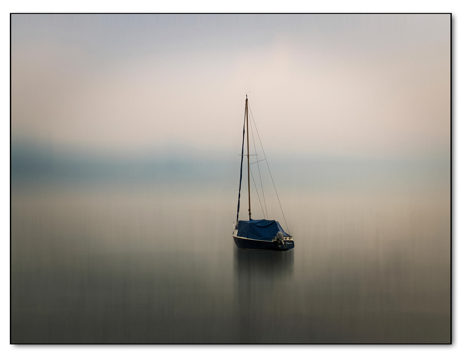 Boot auf dem See (mit Adamski-Effekt)