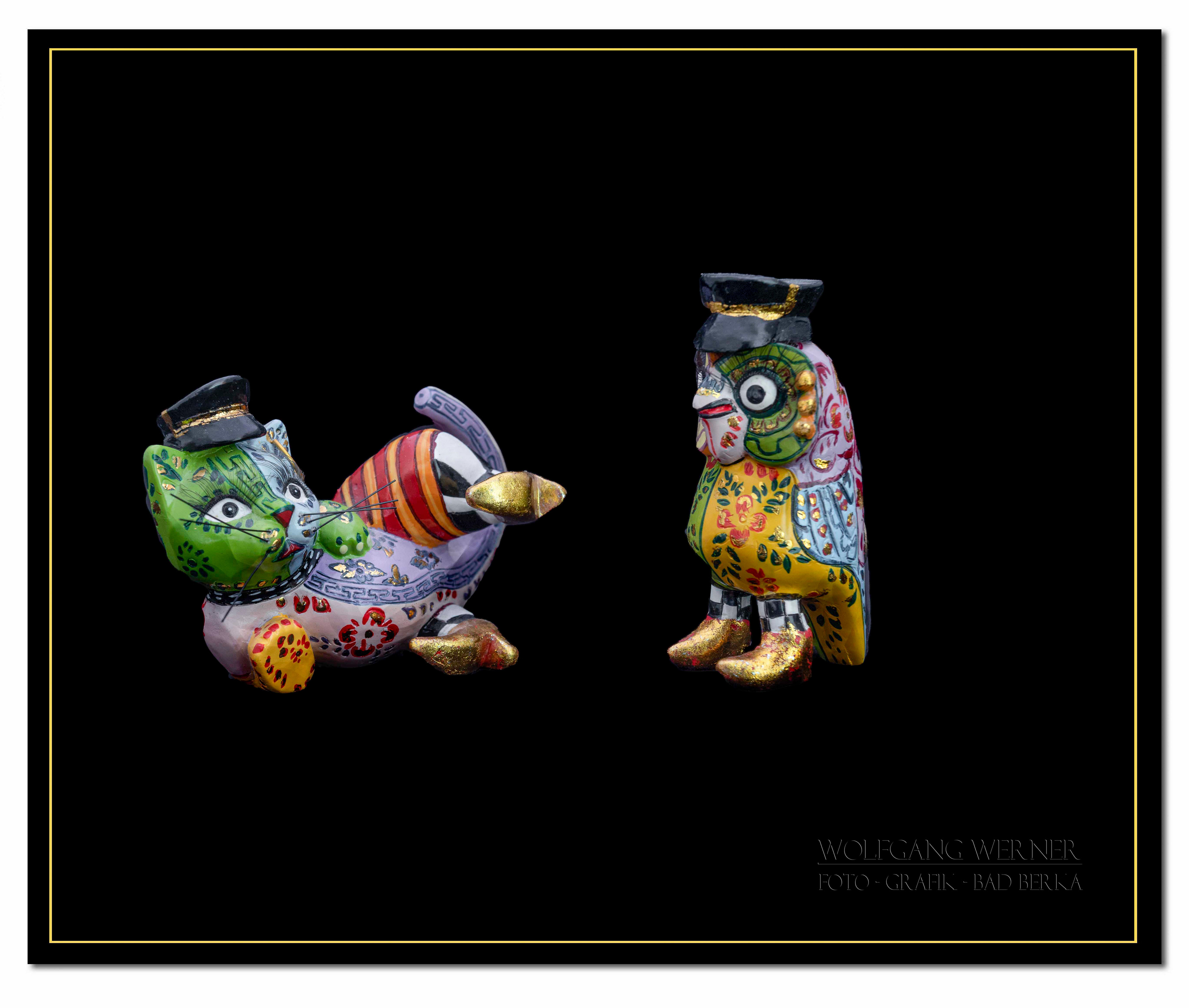  Toms Drag Figuren auf schwarzem Grund