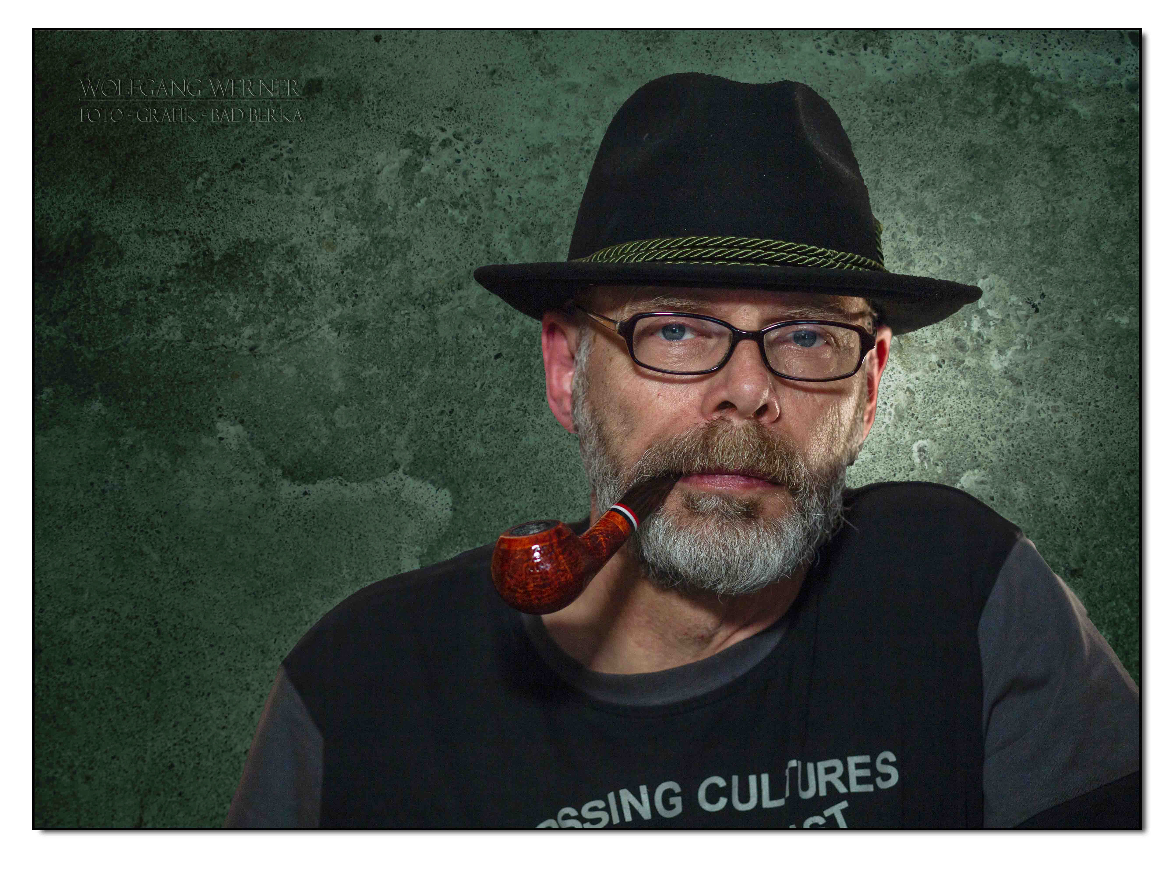 Self with tobaccopipe 1