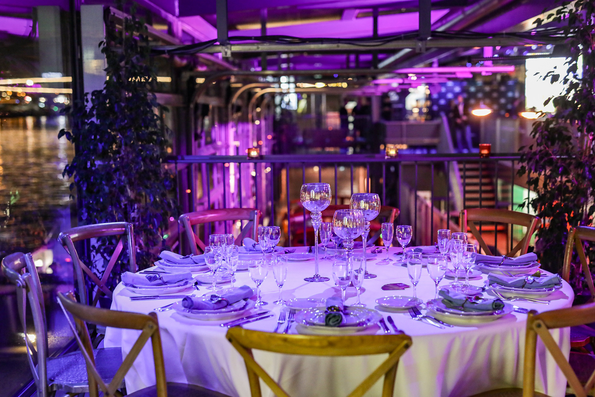 Pont principal - dîner assis