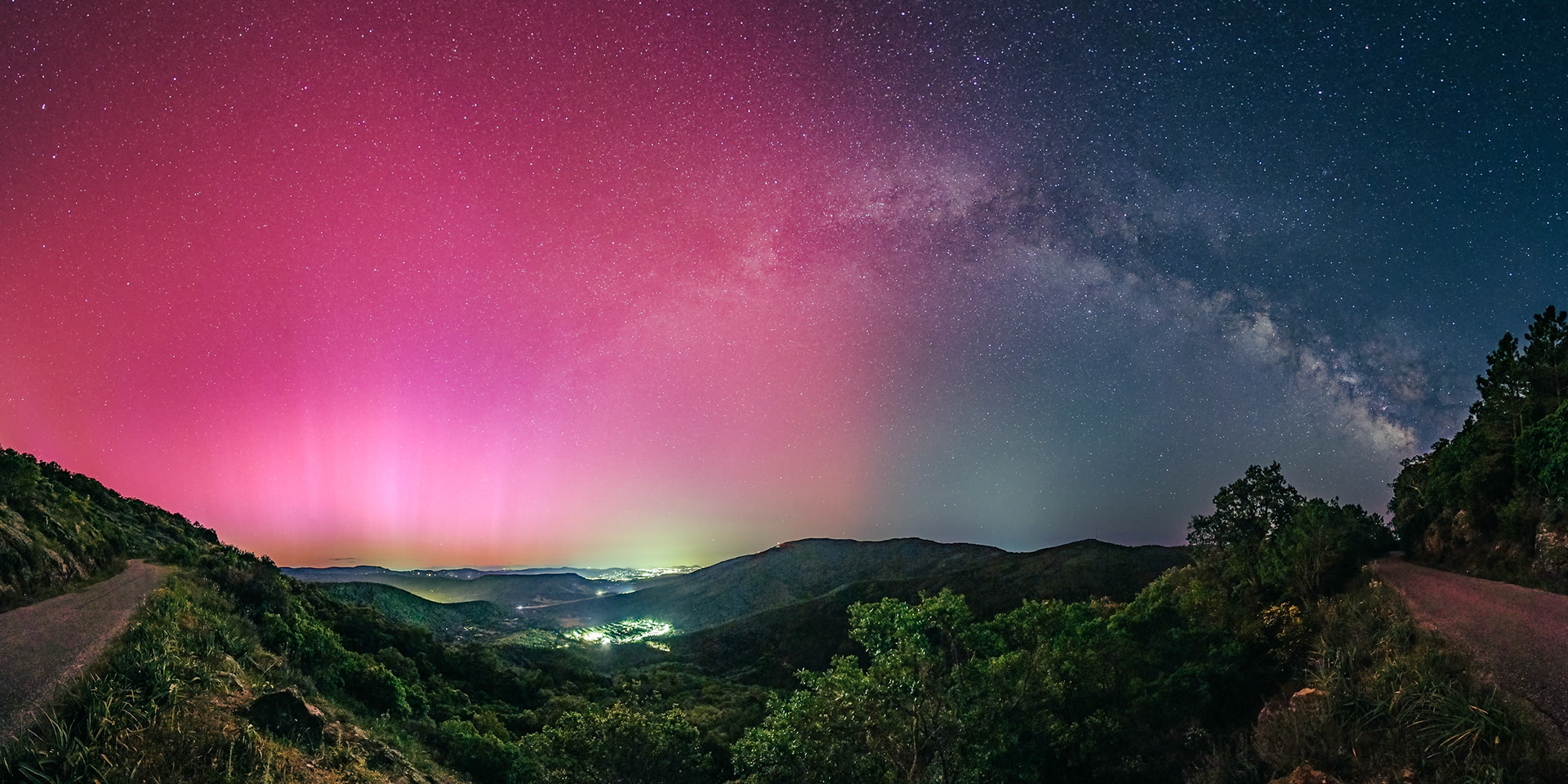 Milky Way arch and Aurora Borealis