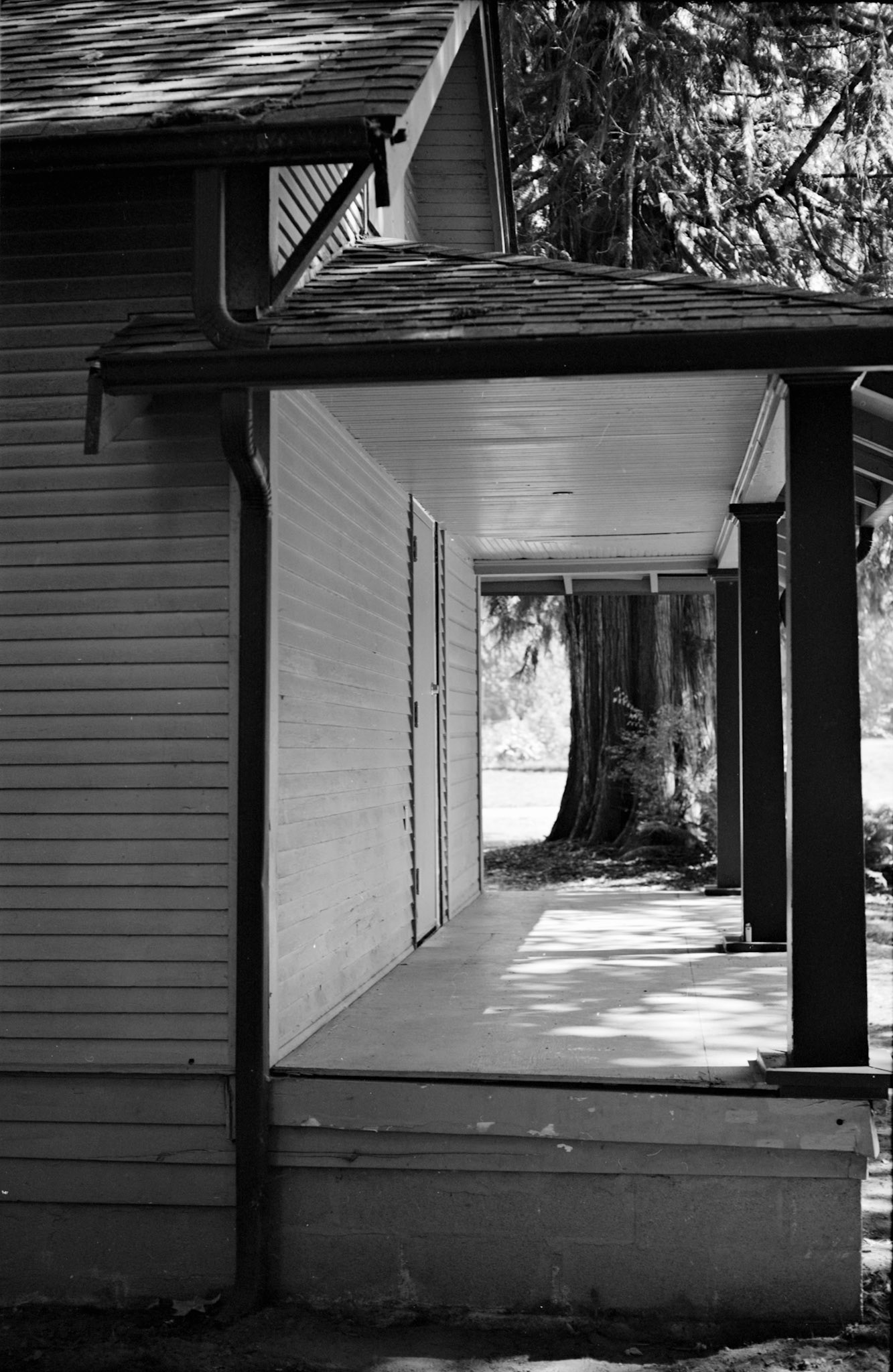 A Porch That Still Waits