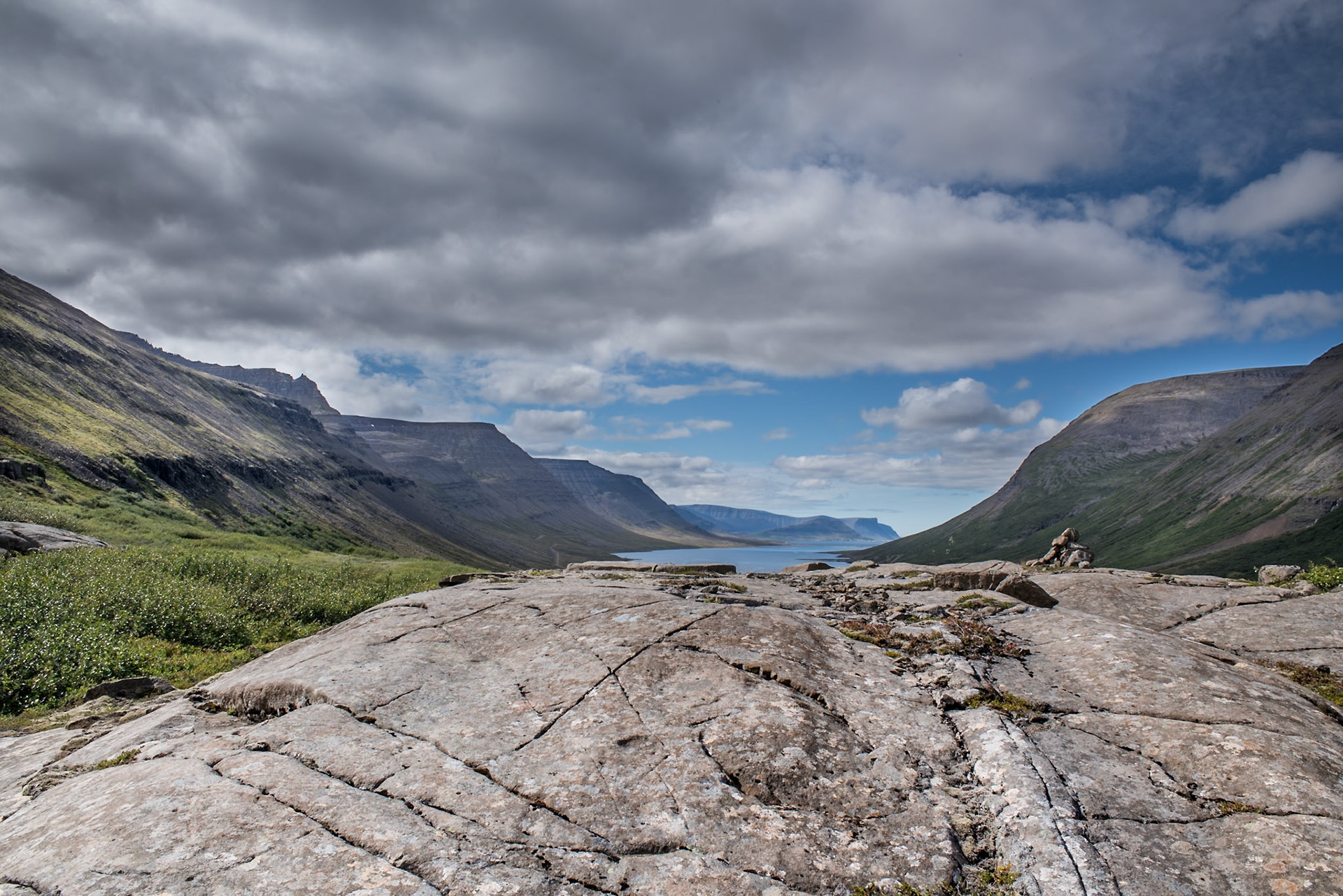 ©SVANA A rock in Dýrafjörður West Iceland, with marks from the time when ice was covering the land. Hvalbak (a whale’s back) in Icelandic.