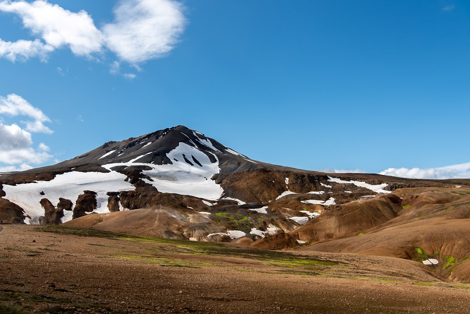 Kerlingarfjöll. Mountain Mænir in Kerlingarfjöll. Located in middle of Iceland. This used to be a skiing area during summer.