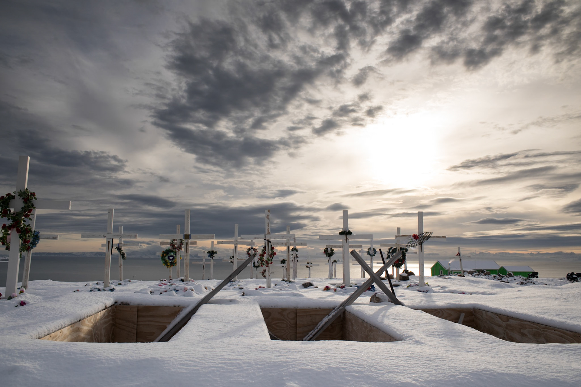 ©SVANA  The graves are made ready in summer, if someone should pass awayduring the winter.