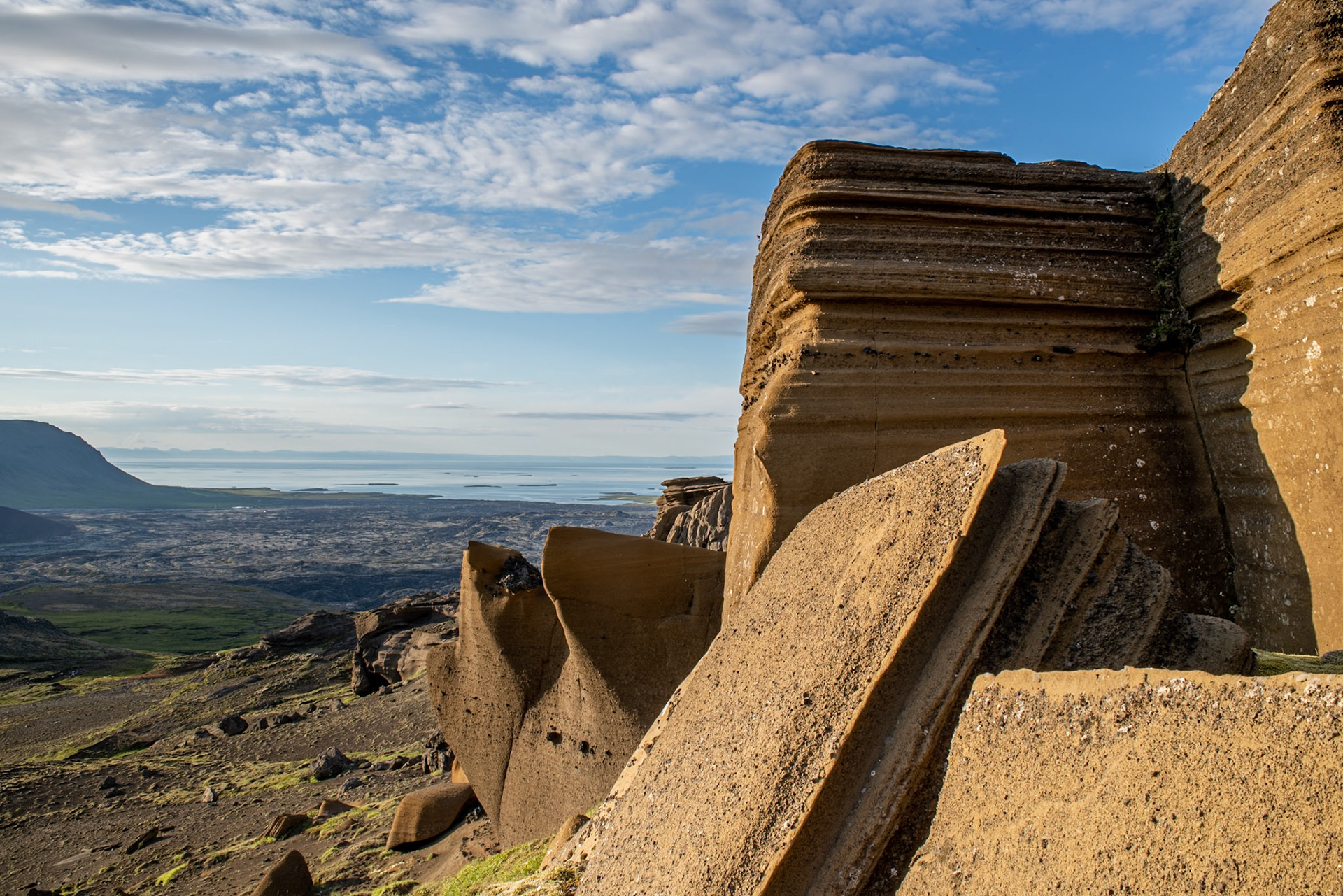 ©SVANA Weathered rocks.