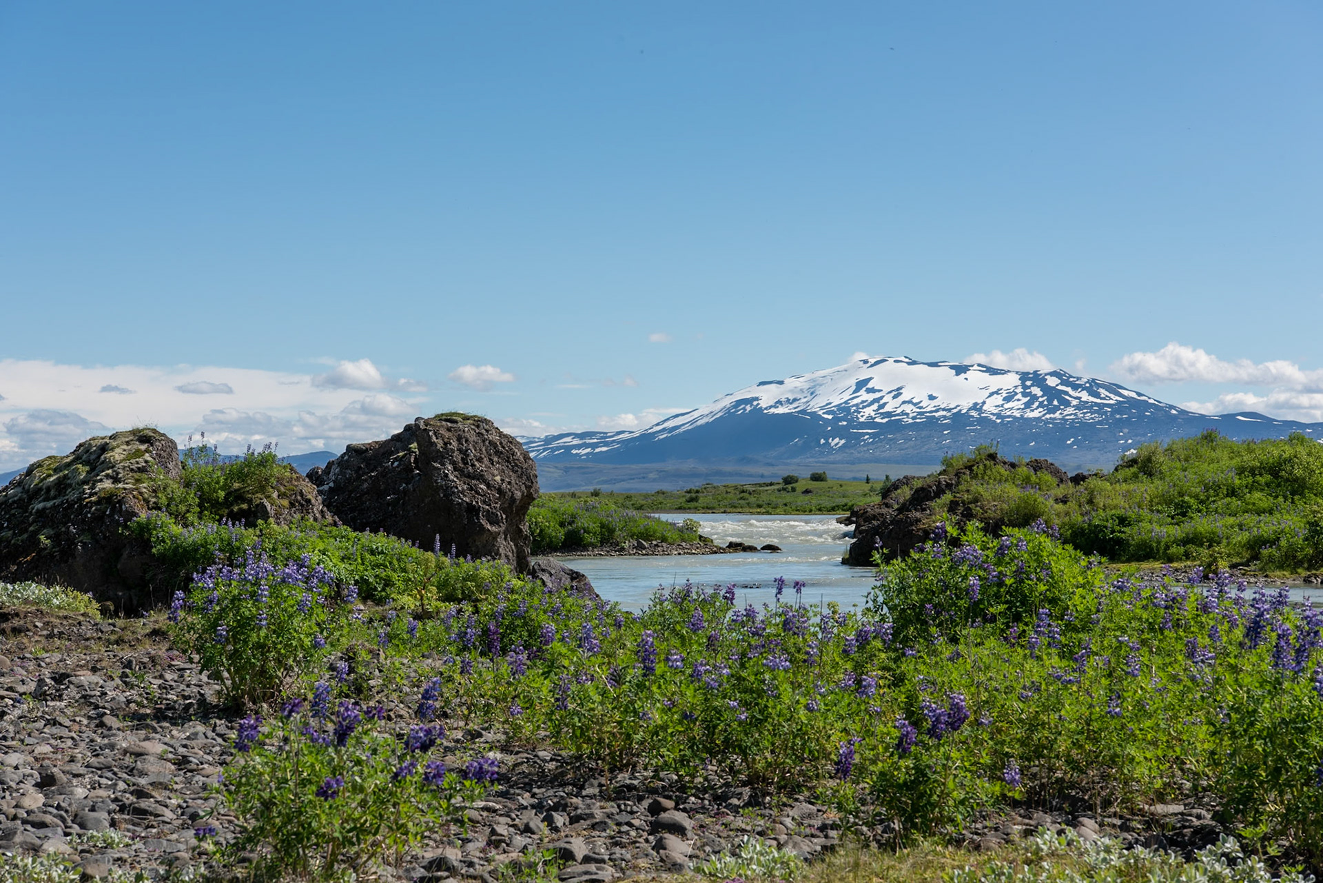 ©SVANA Þjórsá and the volcanoe Hekla.