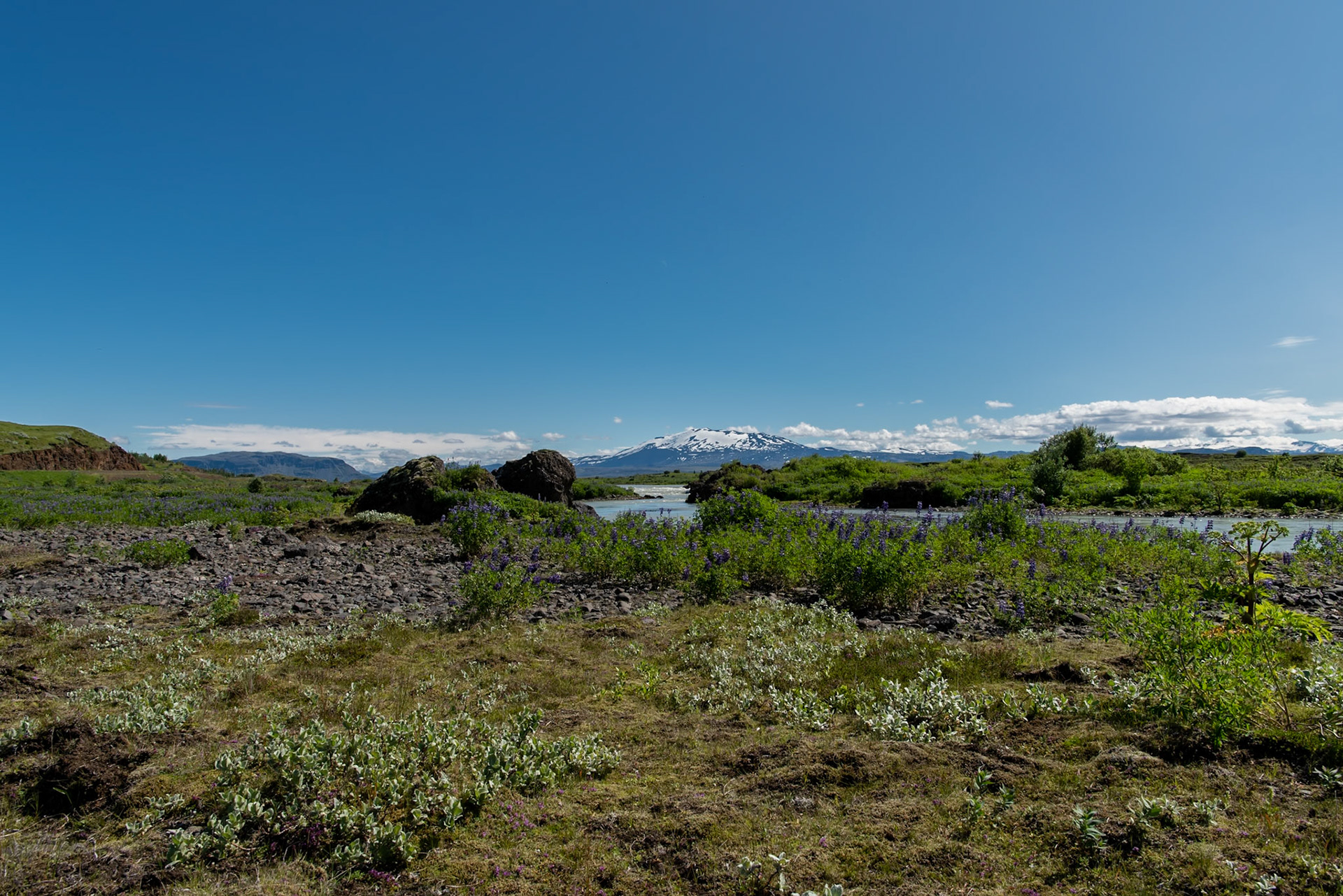 Þjórsá The volcano Hekla.