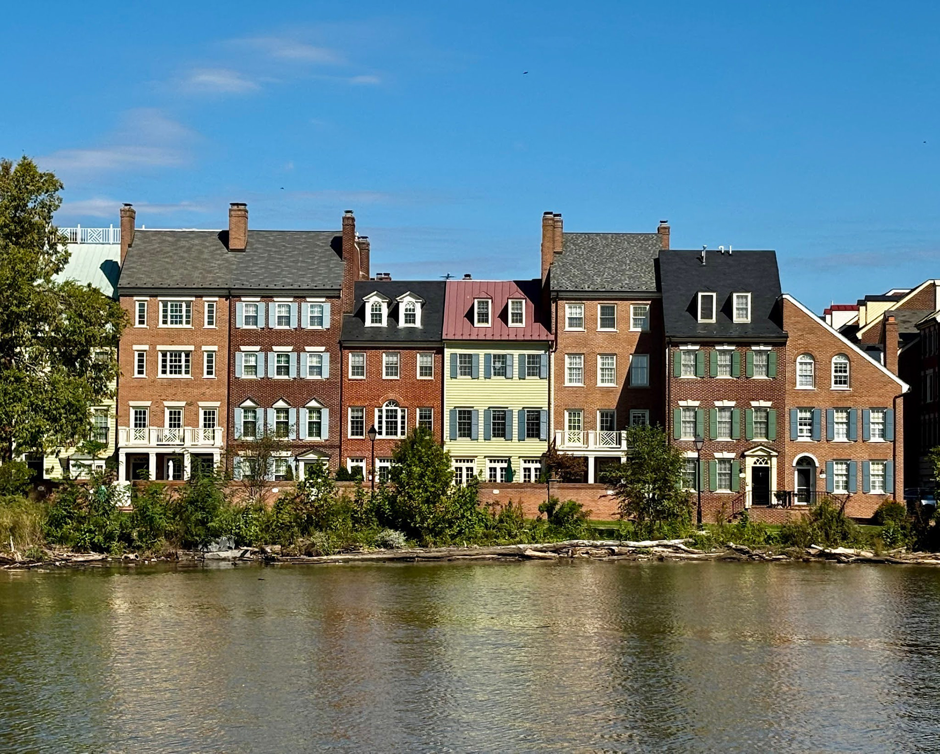 Rowhouses along the Potomac, Alexandria