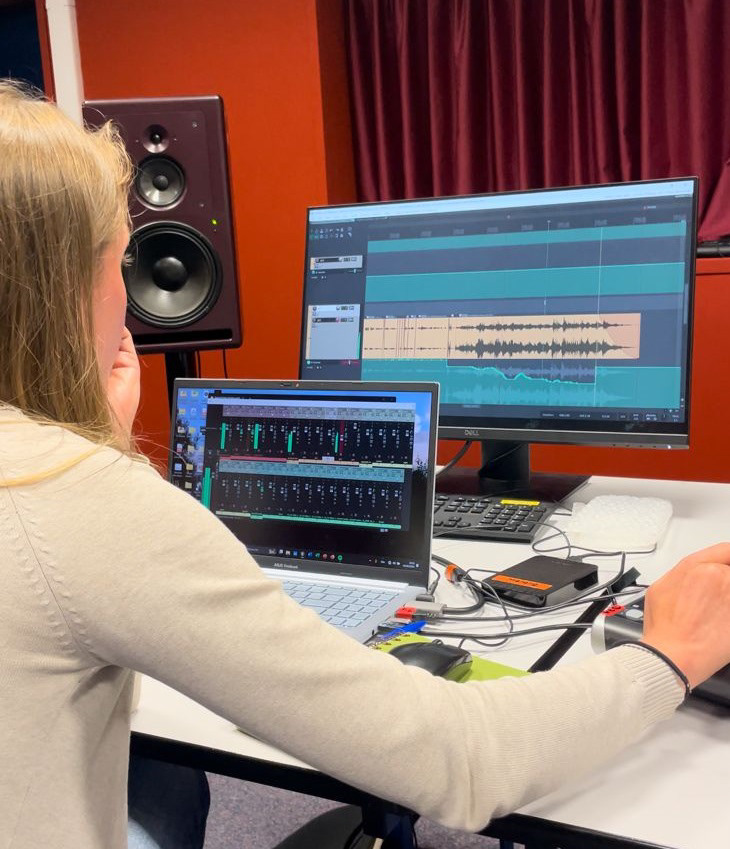 Un aperçu des sessions de mixage sonore avec la professionnelle Léa Chevrier, réalisées dans les studios de mixage de l'Université de Bretagne Occidentale.