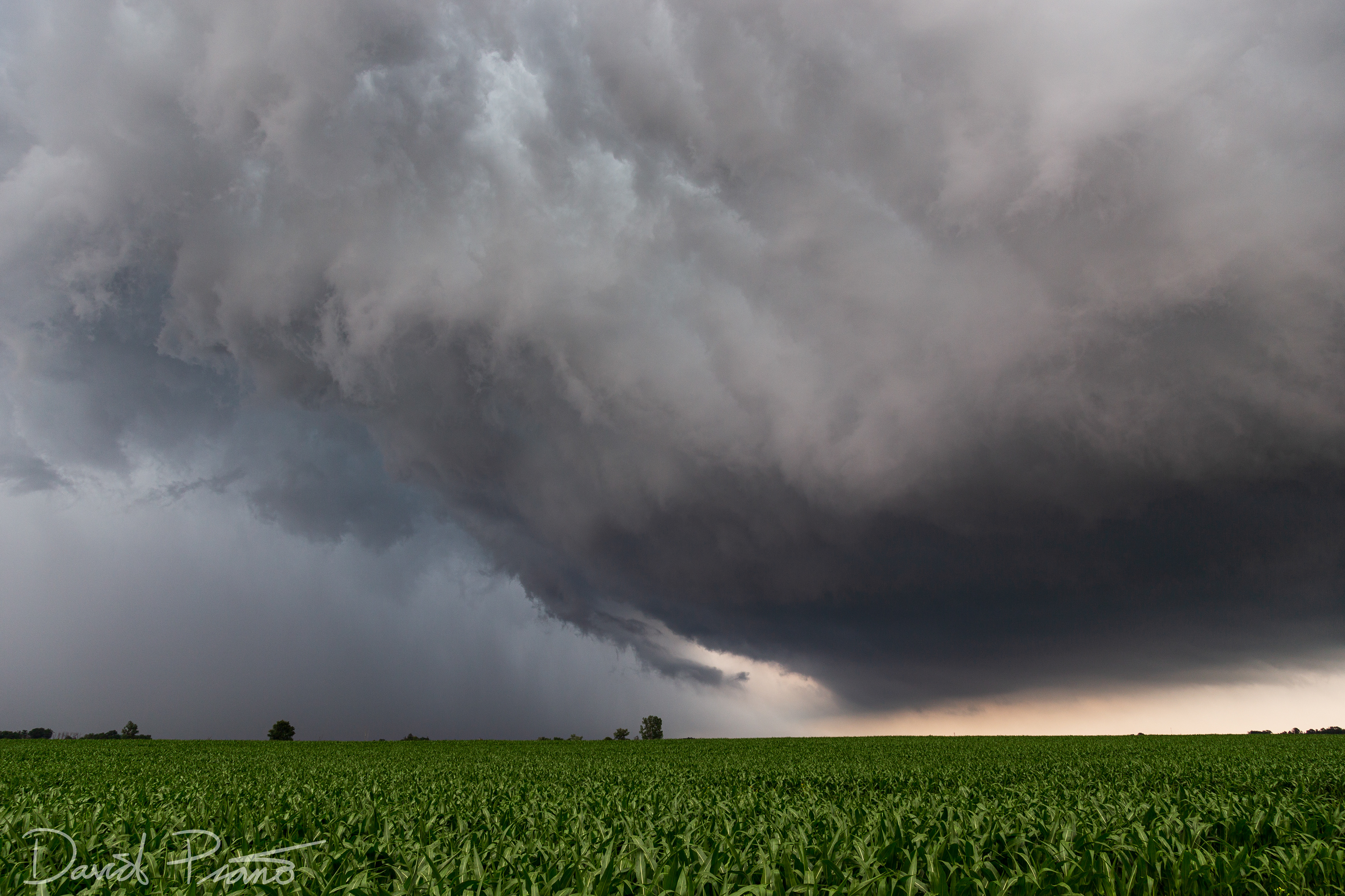 Intensifying supercell in Elgin County, ON - 07/19/2019