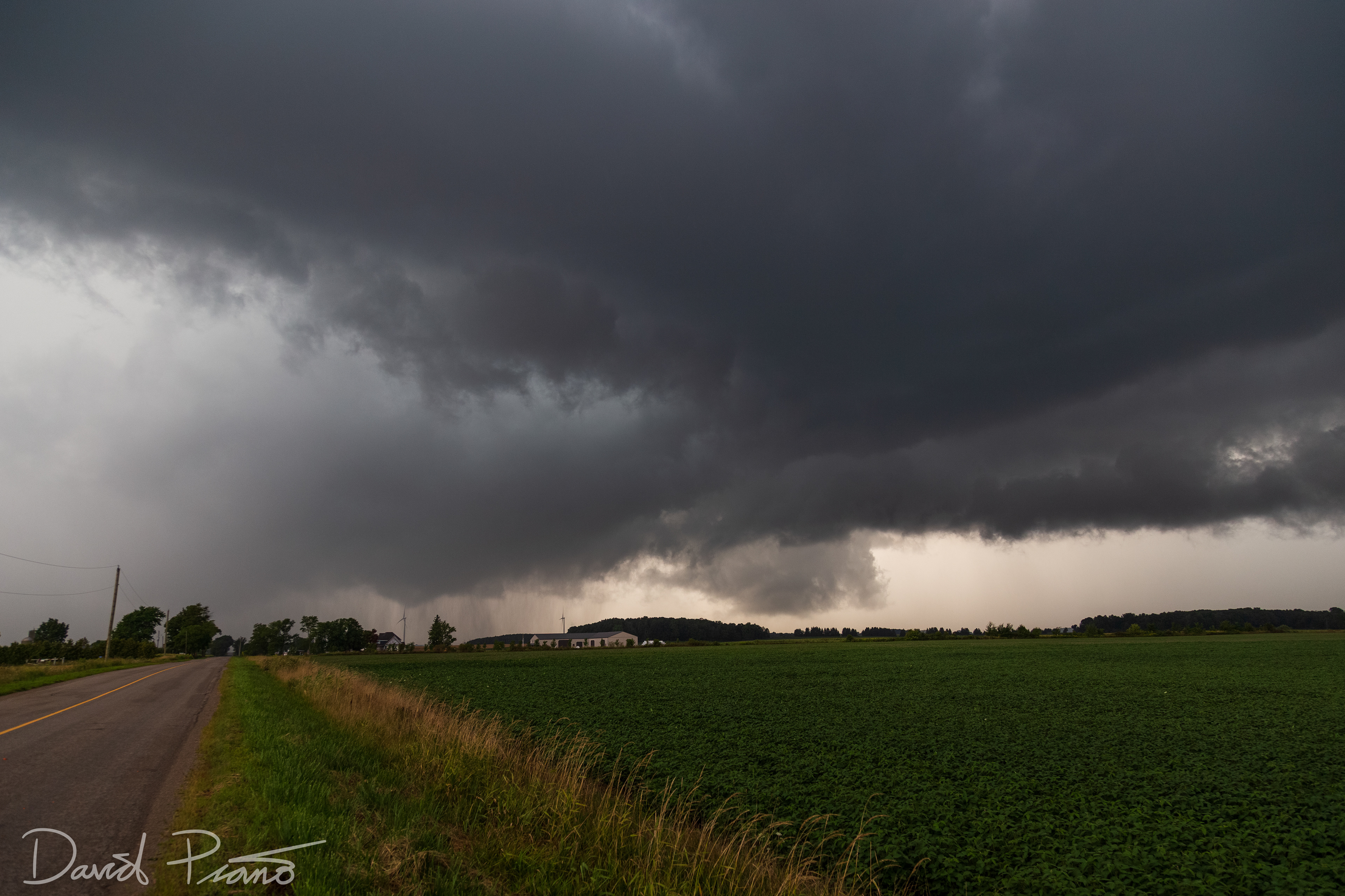 "Bookend" portion of a severe bow-echo thunderstorm pushes into Adelaide, ON - 08/21/2019 