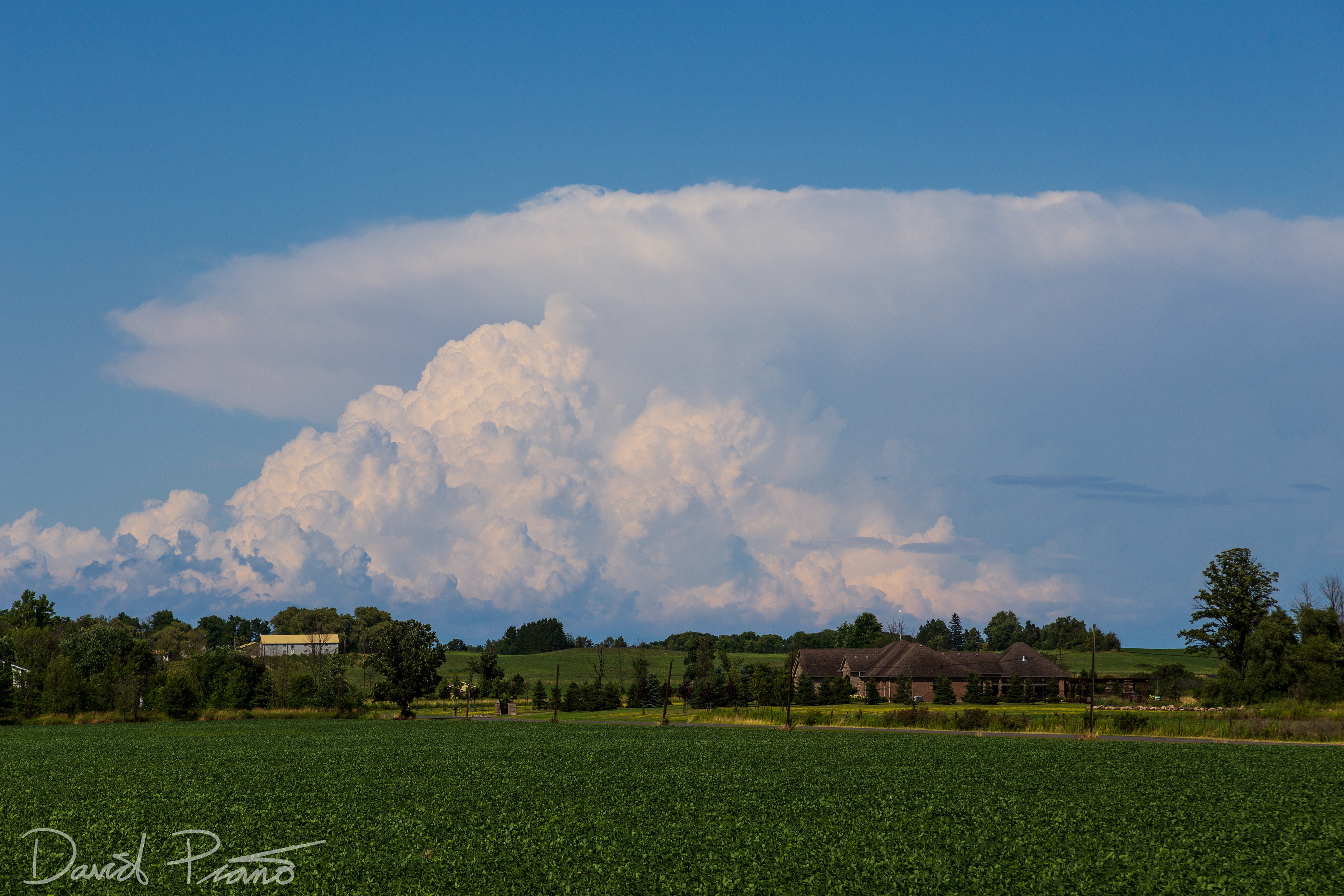Classic distant cumulonimbus over Oshawa seen from Grimsby - 08/08/2019
