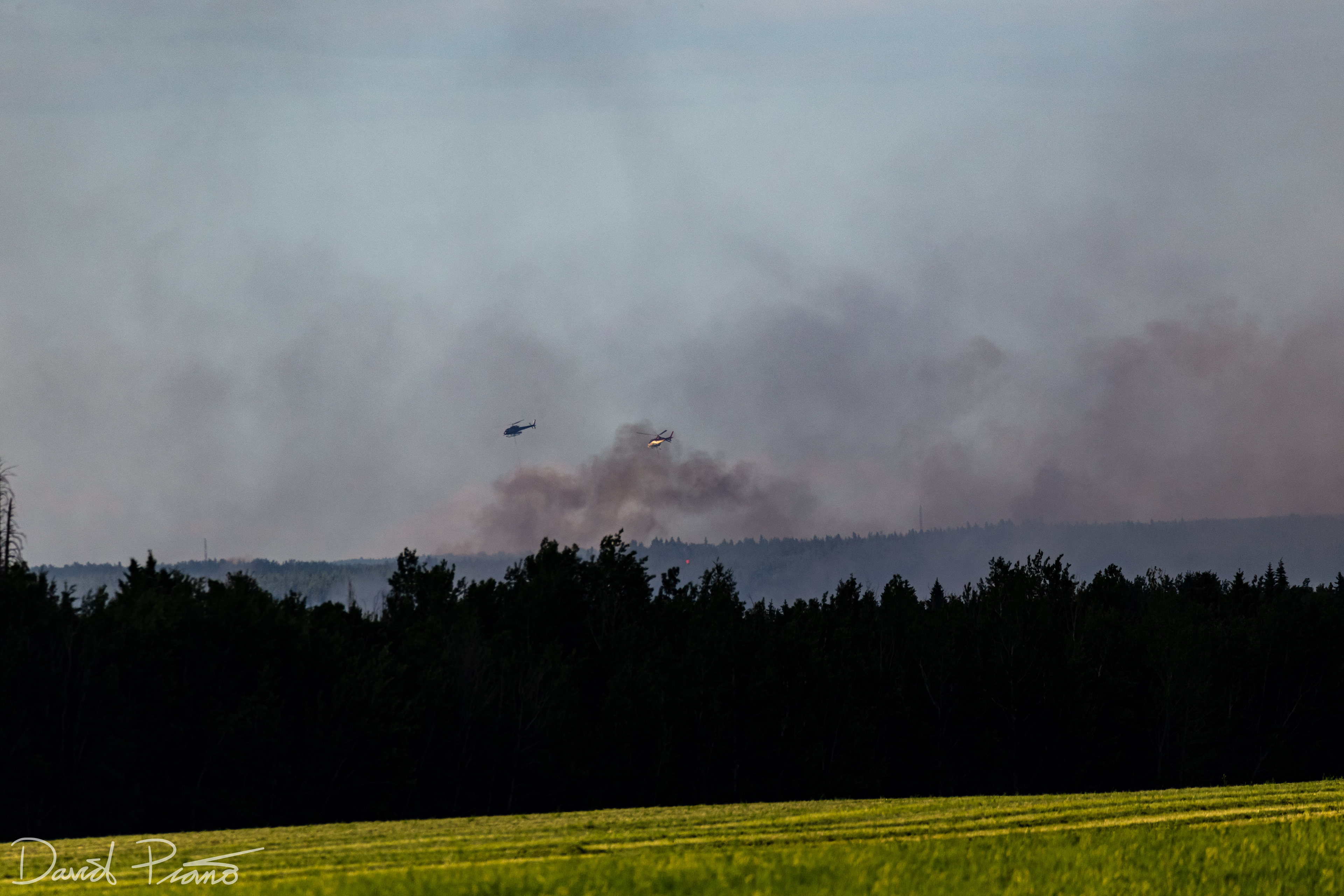 Wildfire raging in Yellowhead County, AB - June 2021