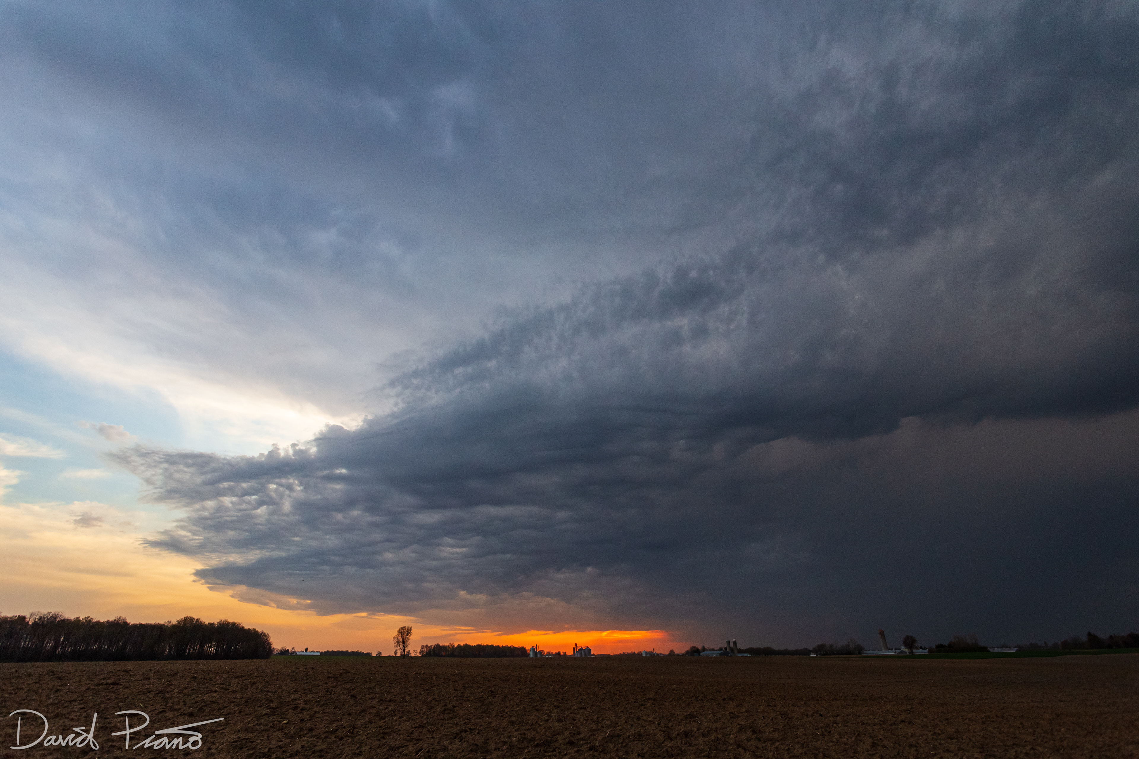 An elevated thunderstorm approaches Ingersoll