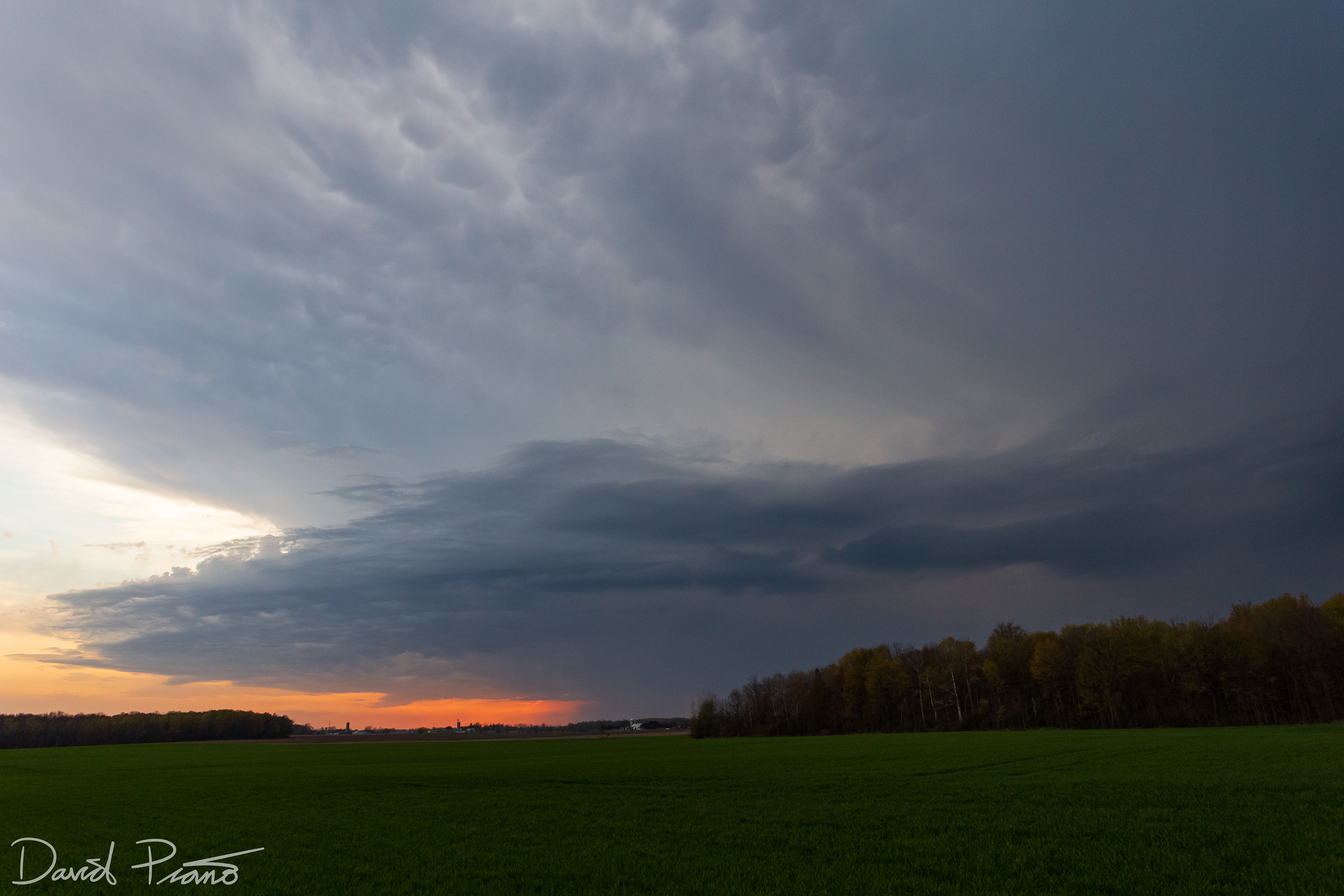 An elevated thunderstorm approaches Ingersoll