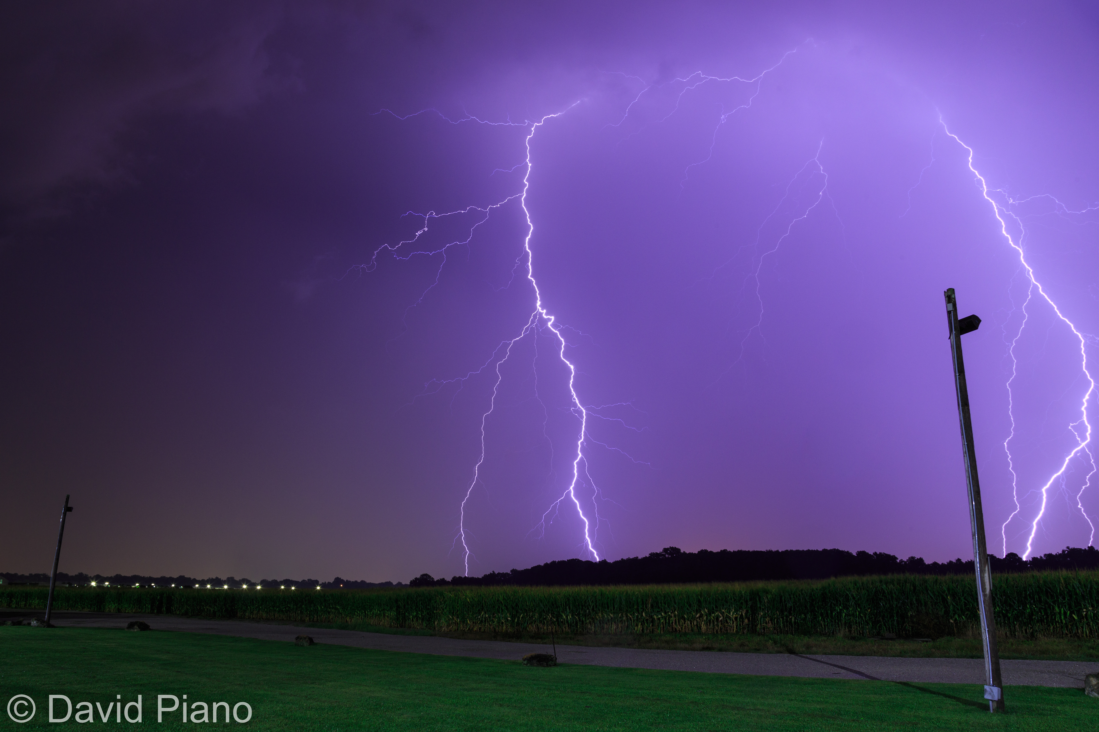 Impressive lightning display in Evansville, Indiana on the same day as the solar eclipse! - 08/21/2017