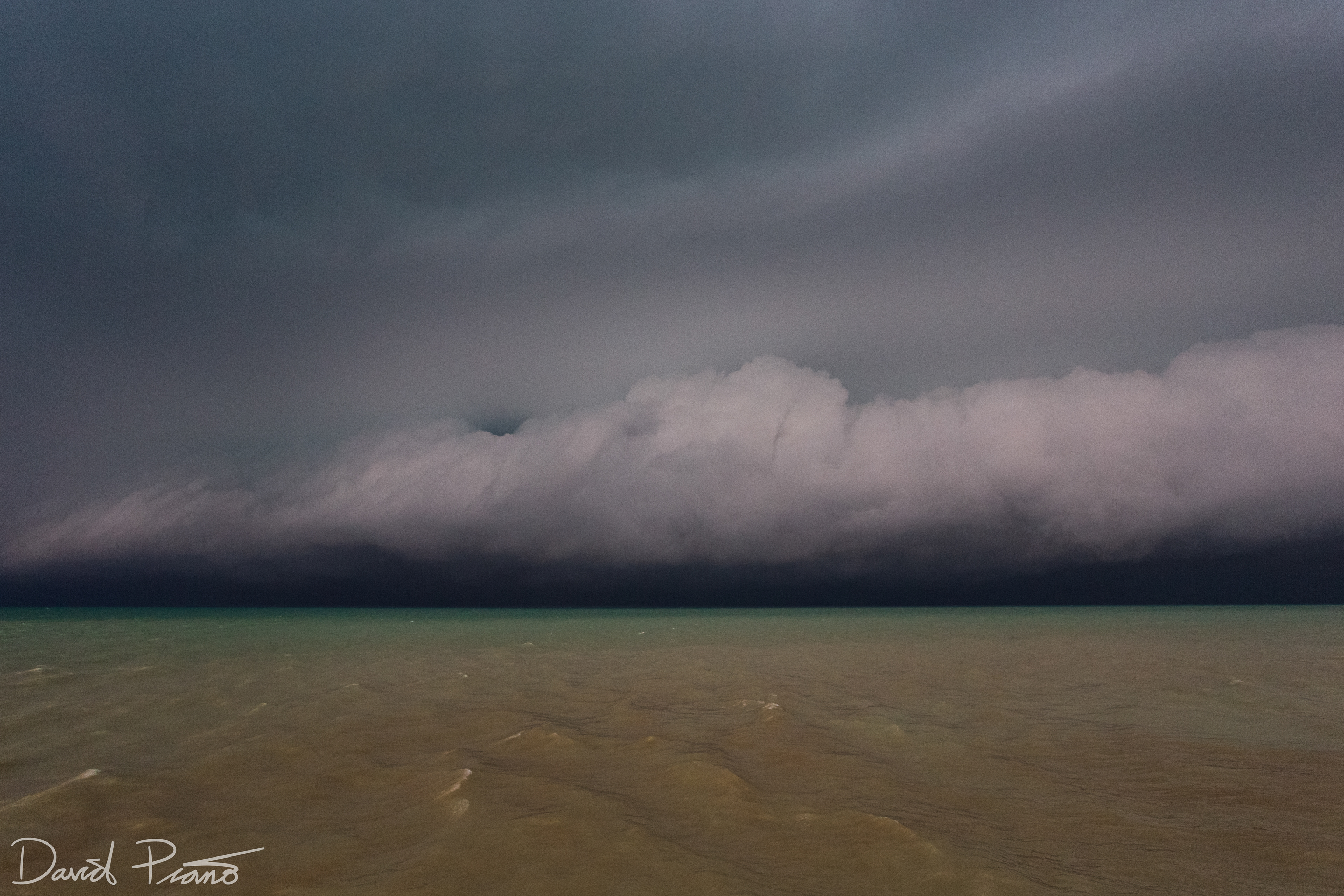 Shelf cloud just north of the tornado approaching Point Clark