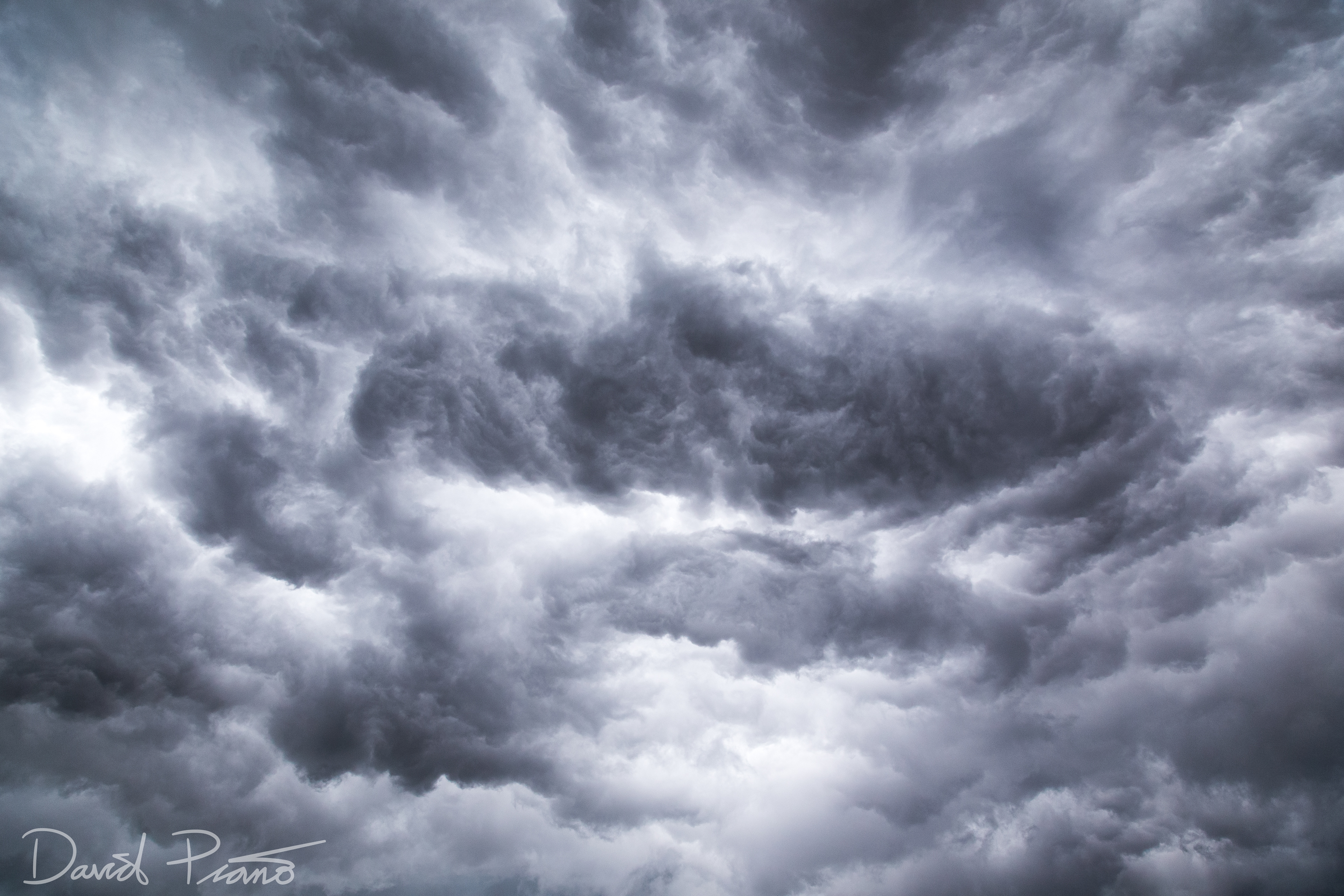 Turbulent "whale's mouth" near Seaforth, ON - 07/19/2019