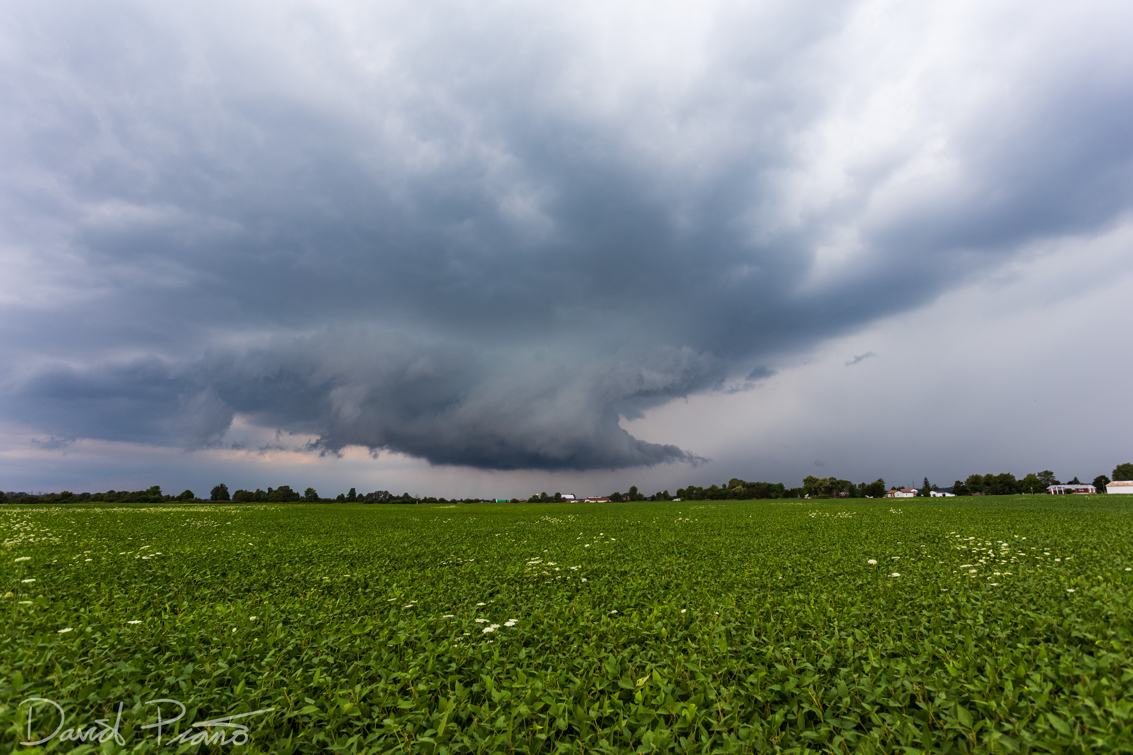 Impressive classic supercell roams across Lambton County towards Petrolia, ON - 09/11/2019