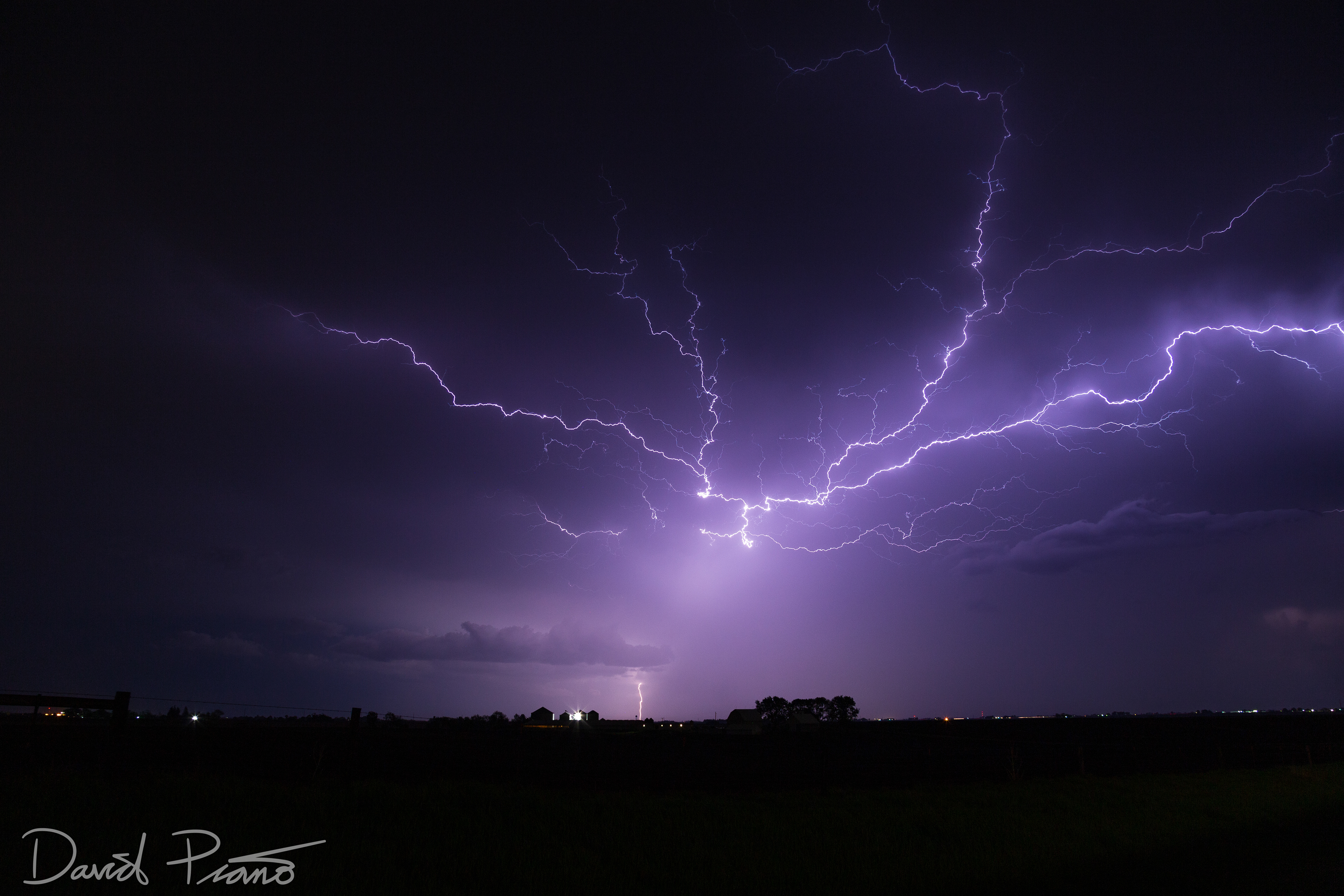 An anvil crawler near Prairie City, IA - 05/16/2019