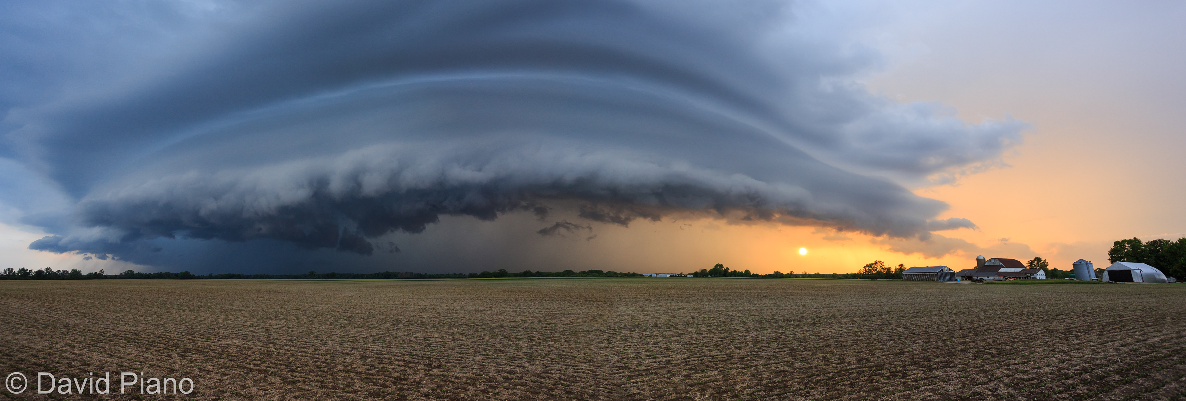 Shelf cloud passing over Oil Springs - June 15, 2017