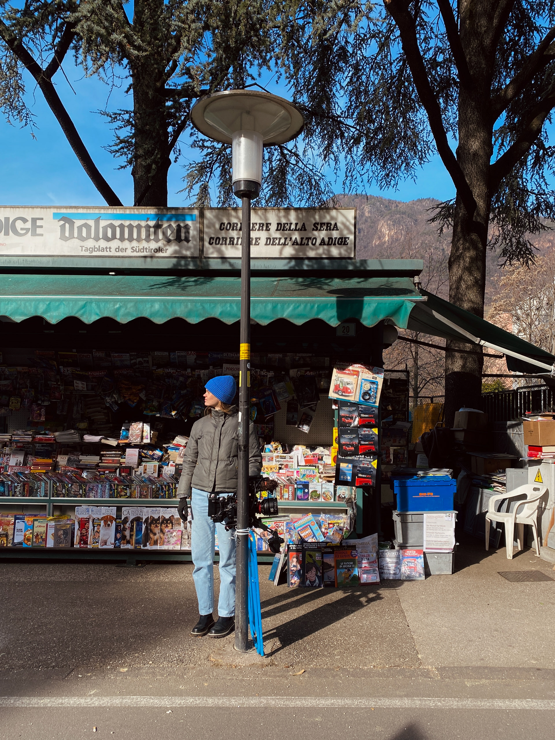 Annieke at the kiosk