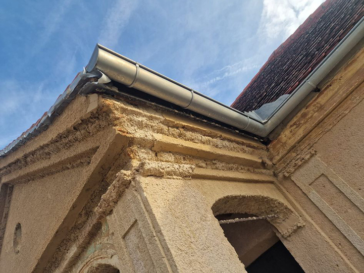 Gloriette Steiermark, Restaurationsprozess Giebel und Gesims