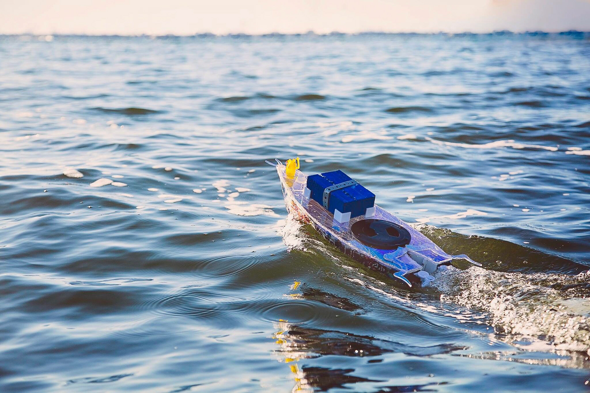 La Cornuta - 3D Printed Boat - 2016, Designed & Fabricated in collaboration with Kirill Shevyakov. It won 1st prize at Redhook Regatta organized by Pioneer Works, Brooklyn. 