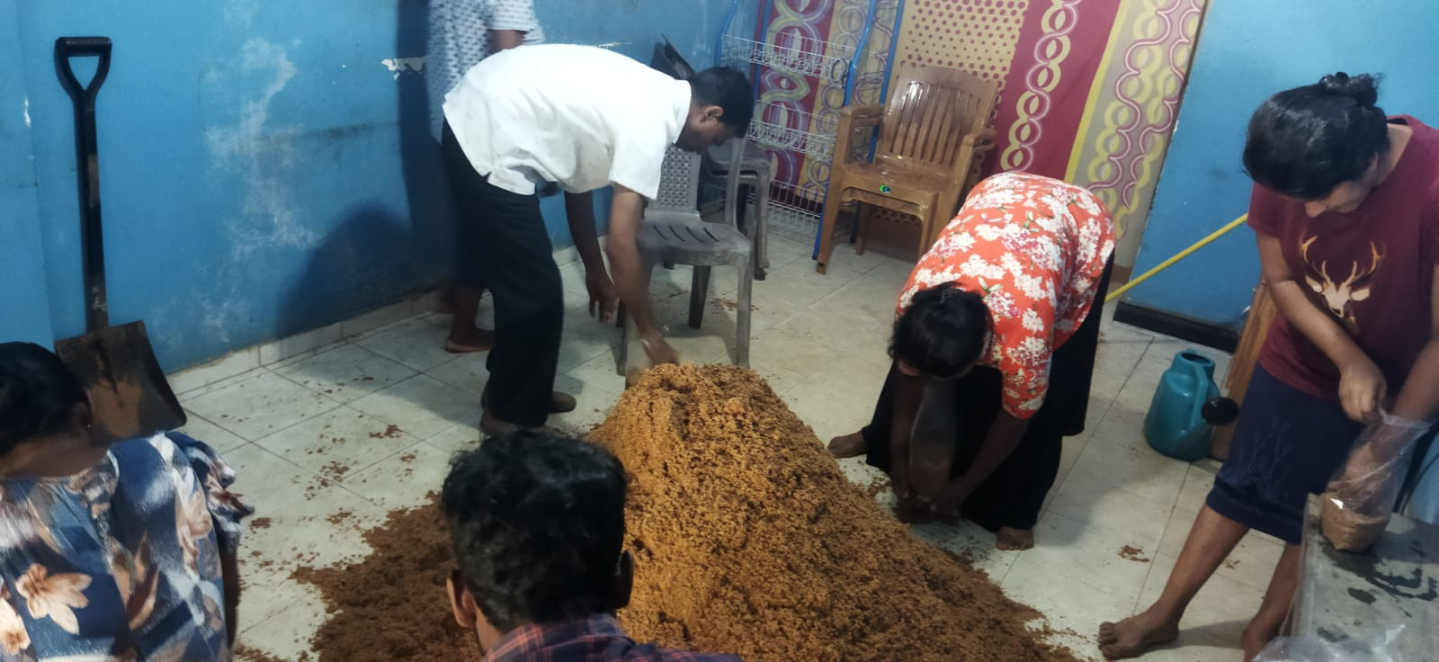 白キノコ栽培の土壌づくり