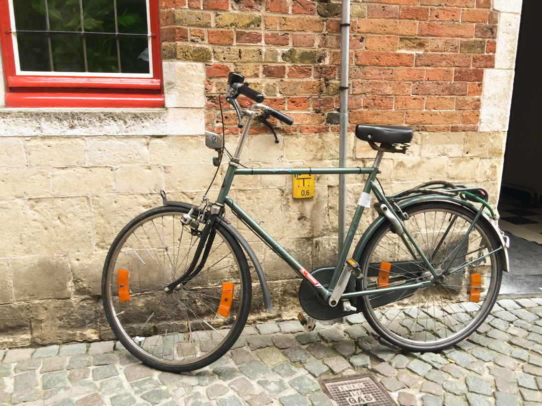I check the gas - Bruges, 2015