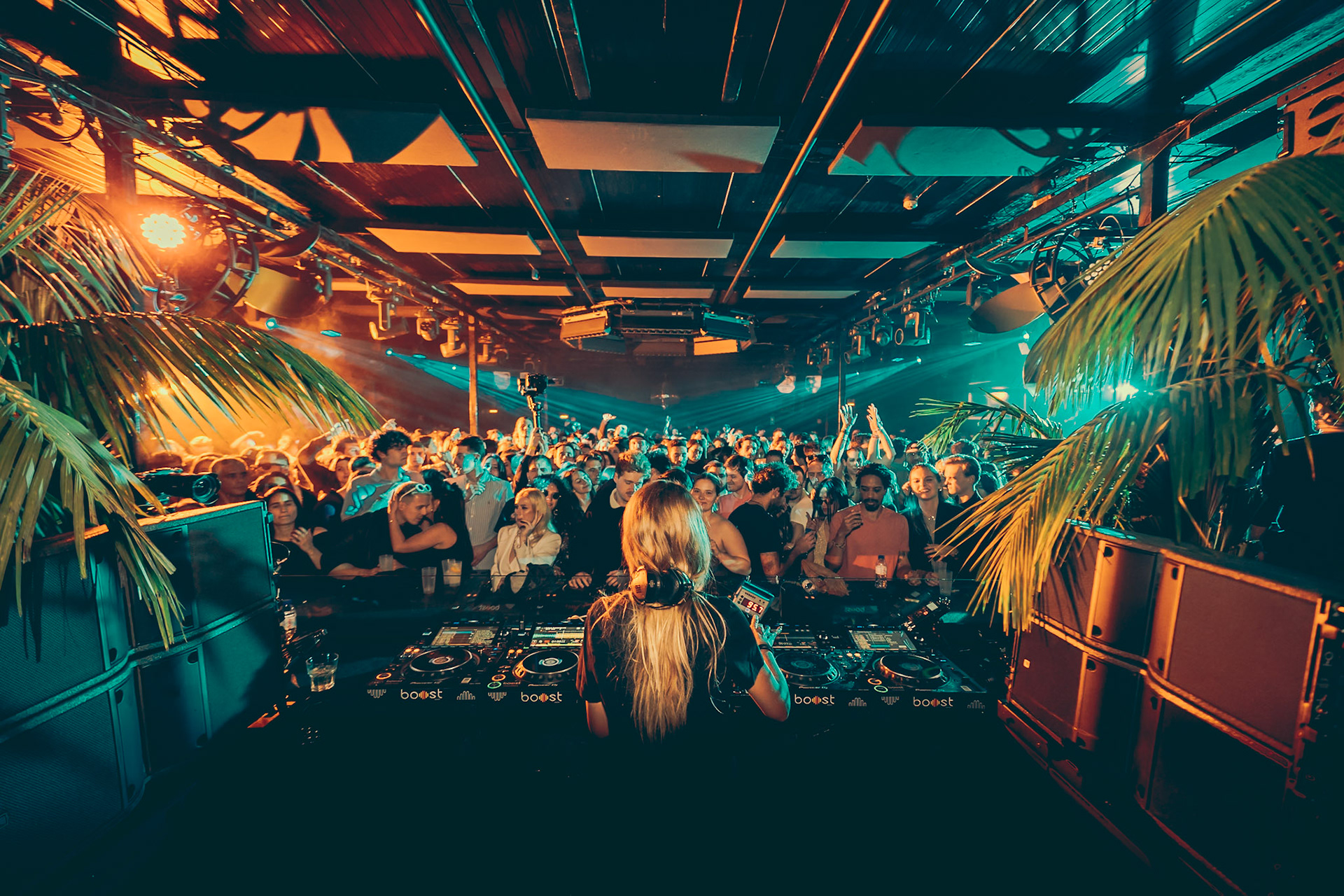 DJ Nora En Pure