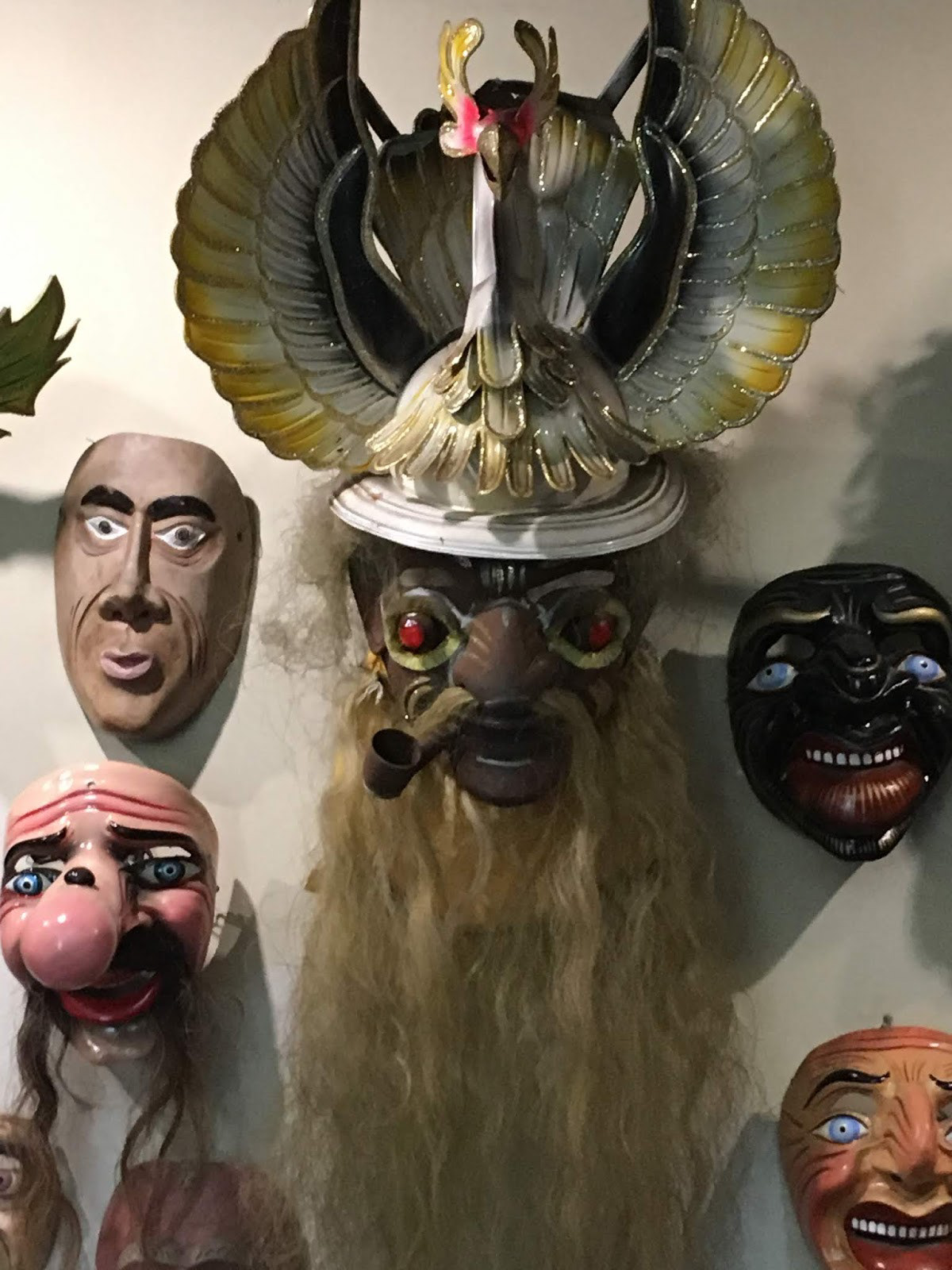 Restaurant foyer Inca masks