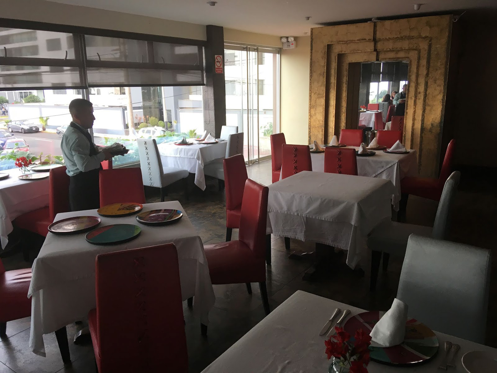 Inca-themed restaurant@Miraflores