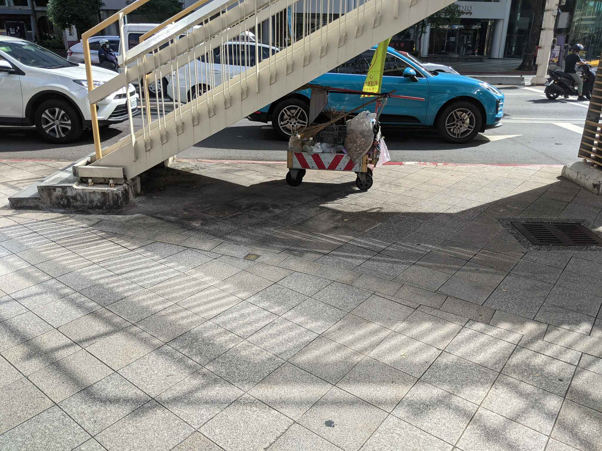 信義路基隆路口天橋2