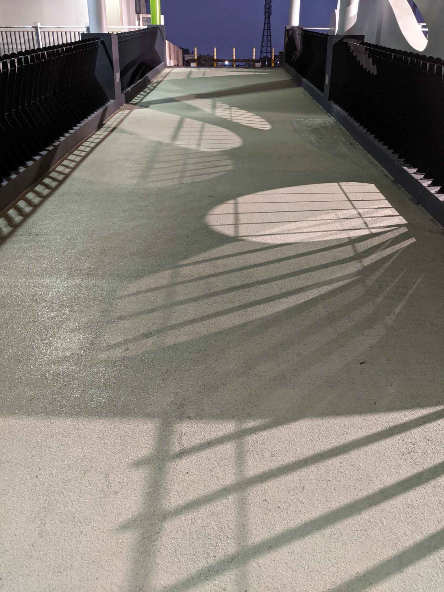 葛瑪蘭客運站天橋