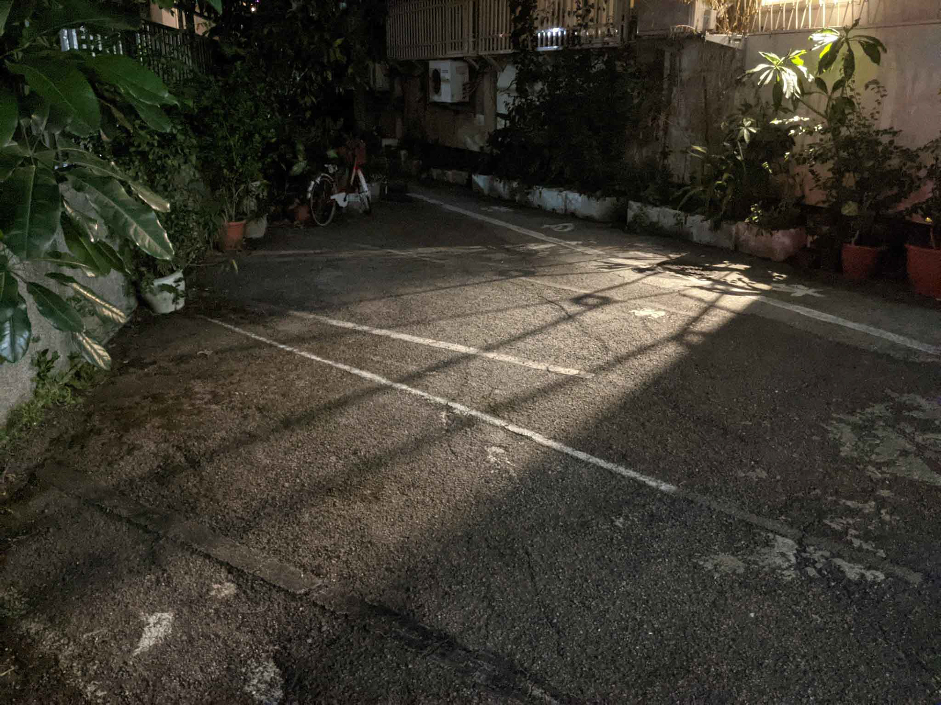 汀州路三段的鐵窗