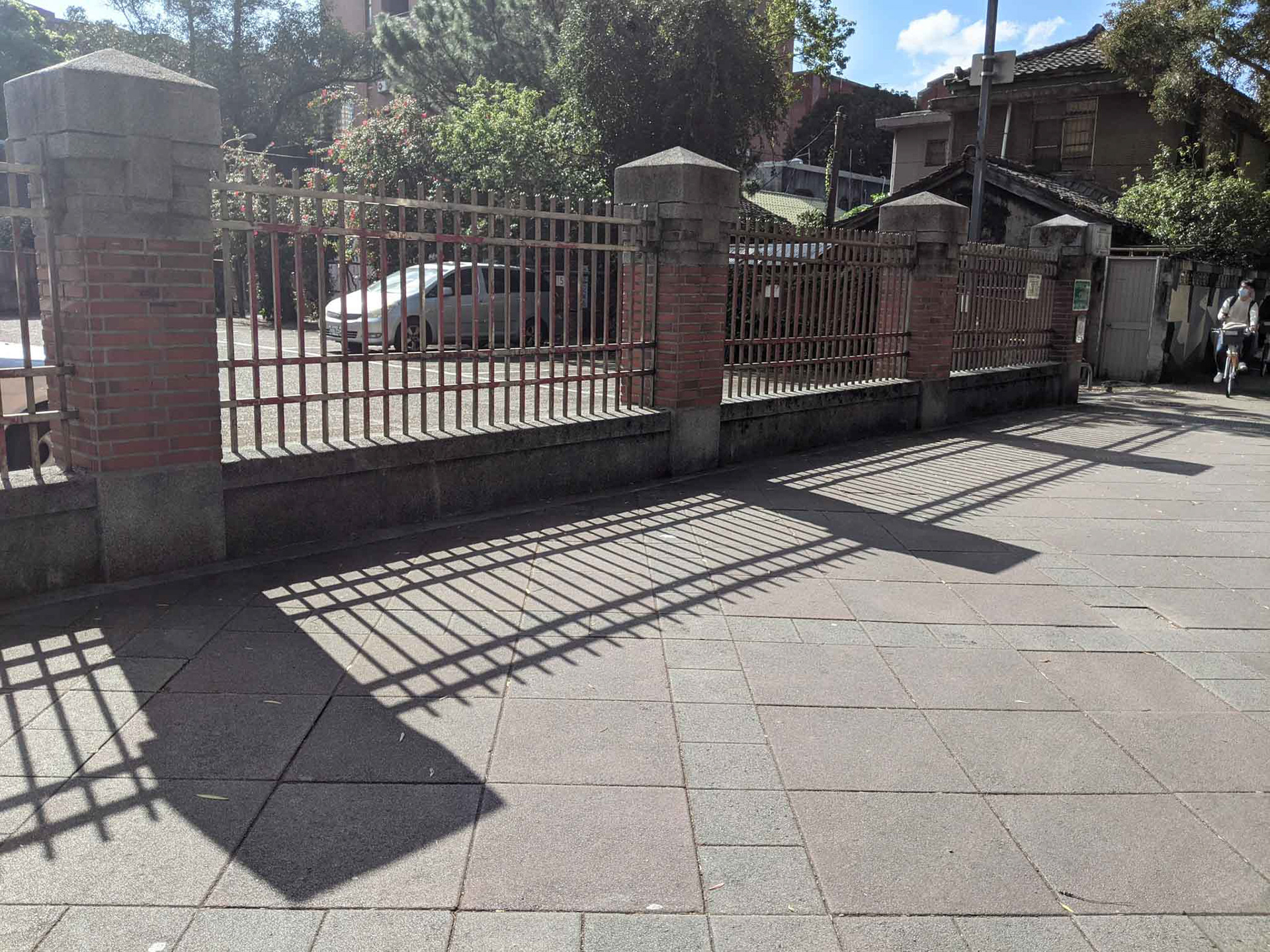 台北教育大學外牆欄杆