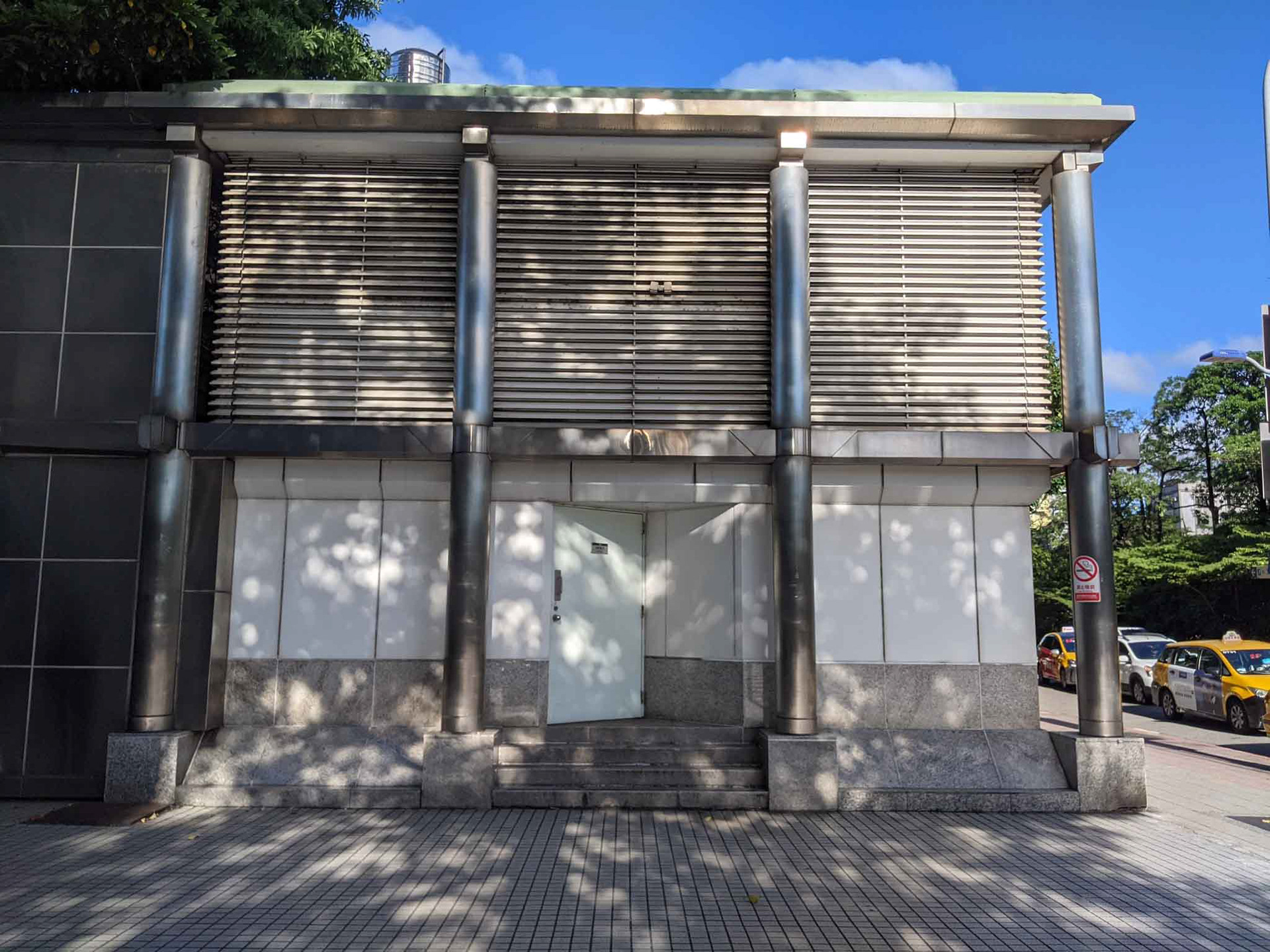 台電大樓站二號出口