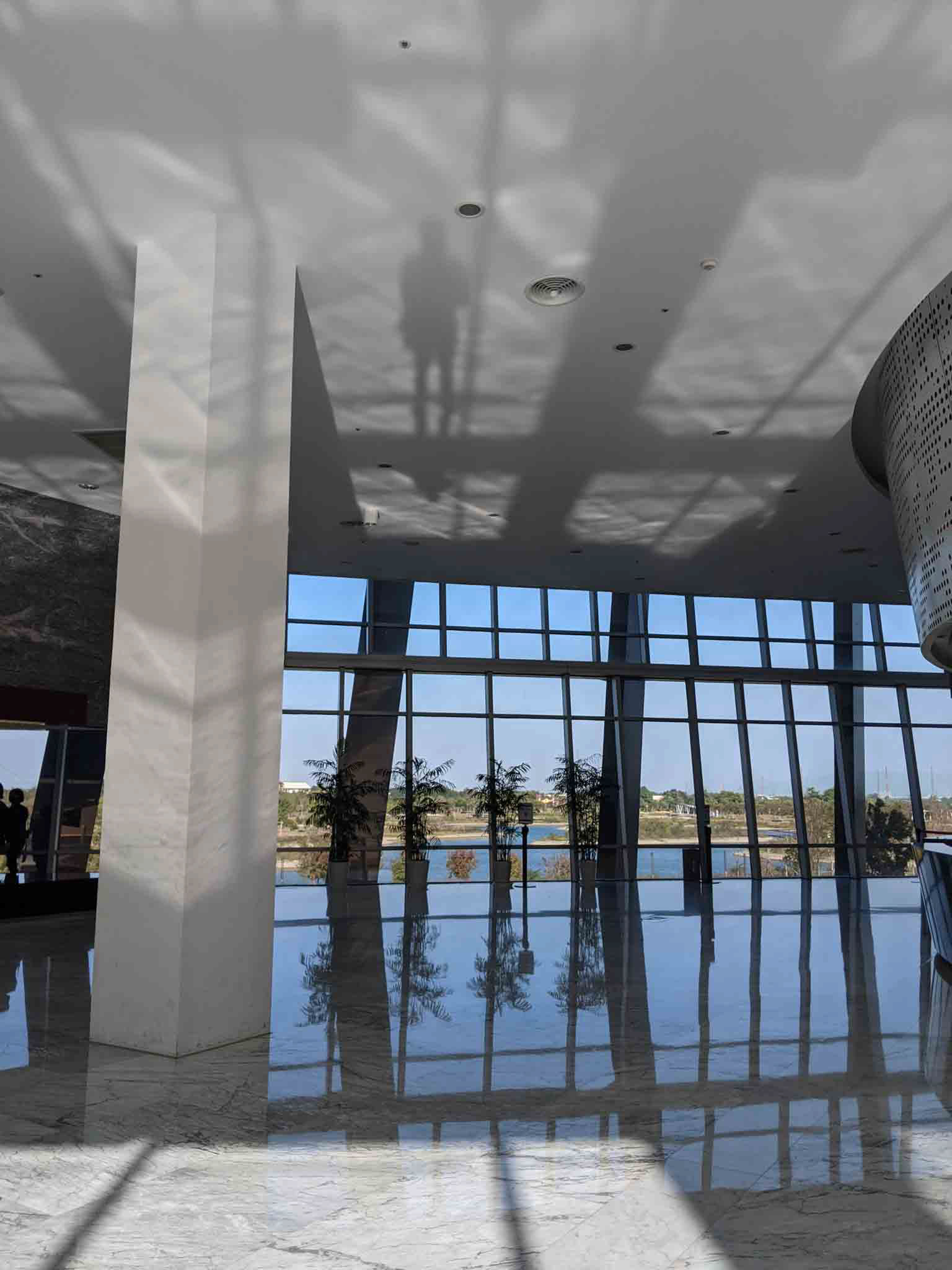 故宮南院大廳反射光影