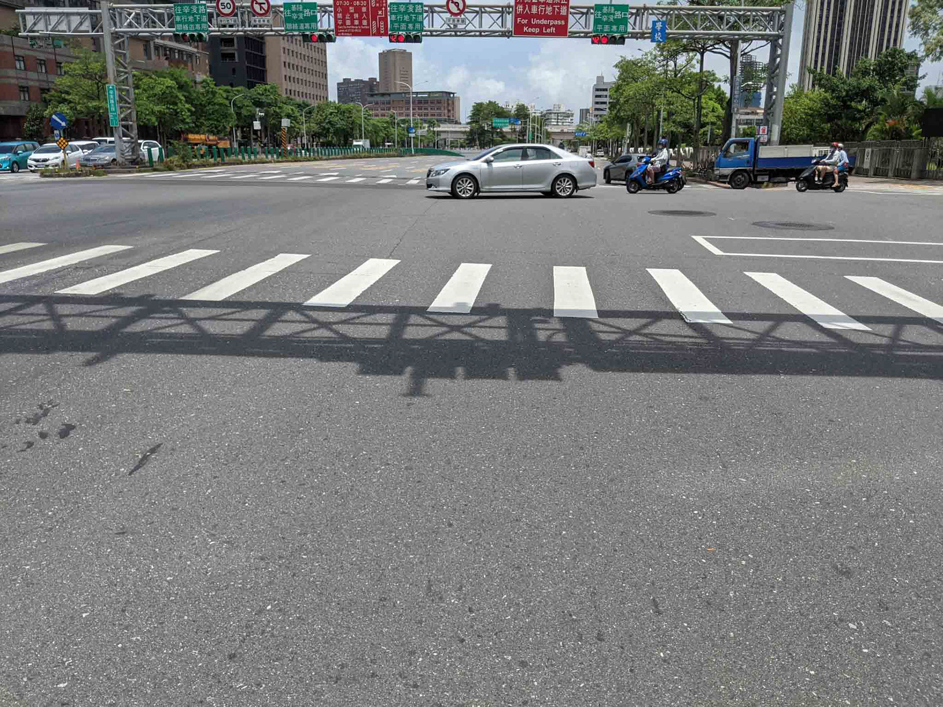 辛亥路和芳蘭路口