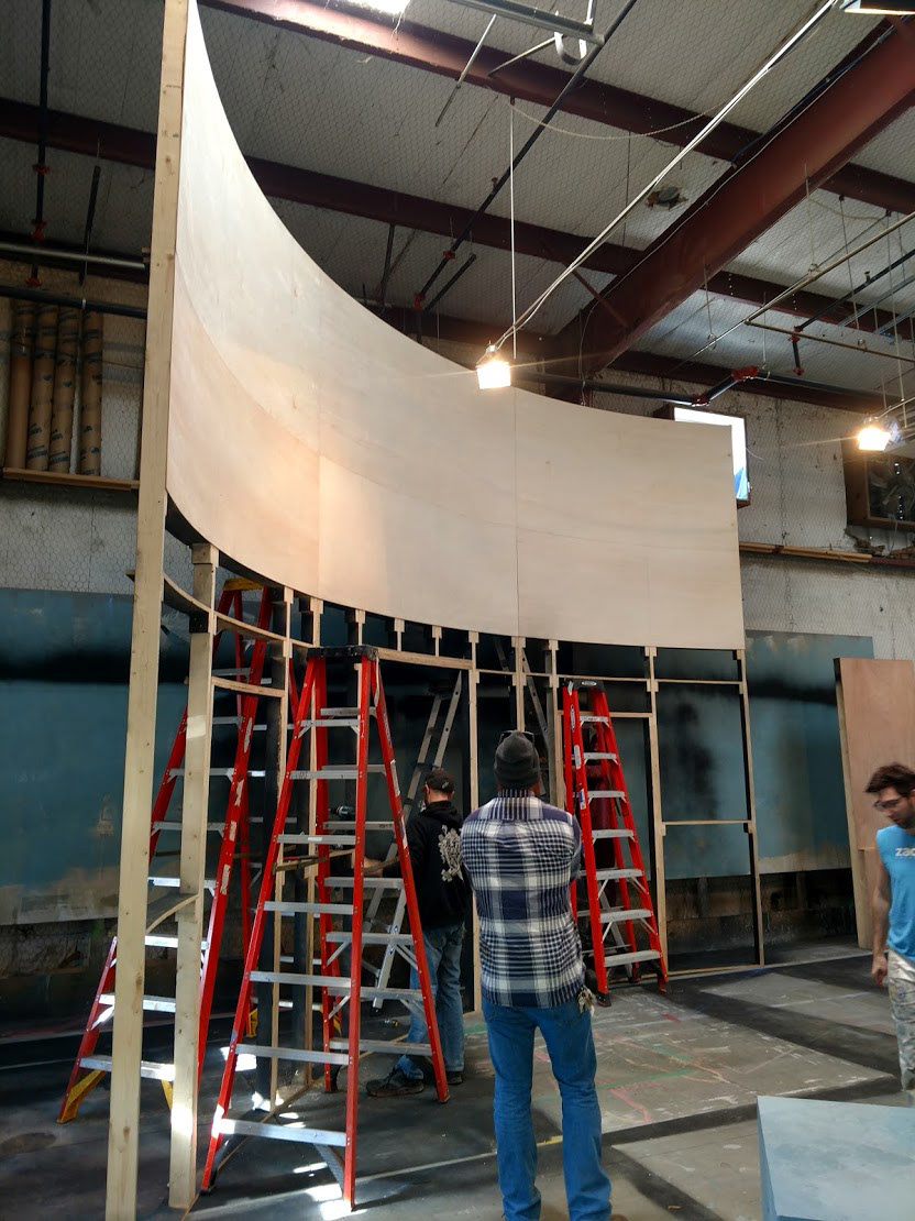 US Curved wall, Frame and upper limits assembled.