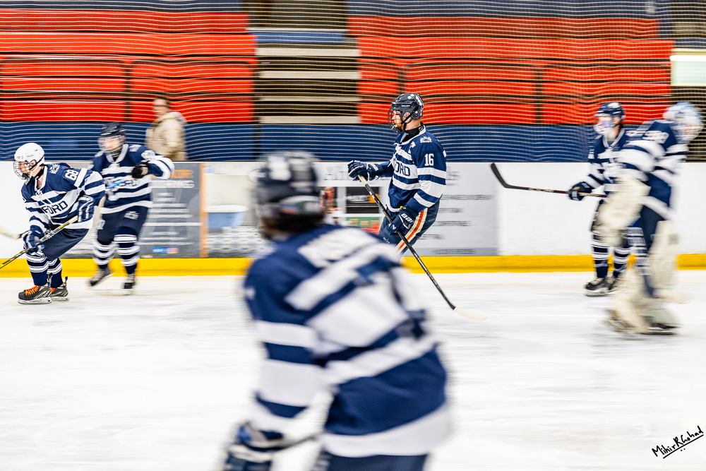 09-02-2025-222328_IceHockey_UOOvsUCL_0058_Website.JPG