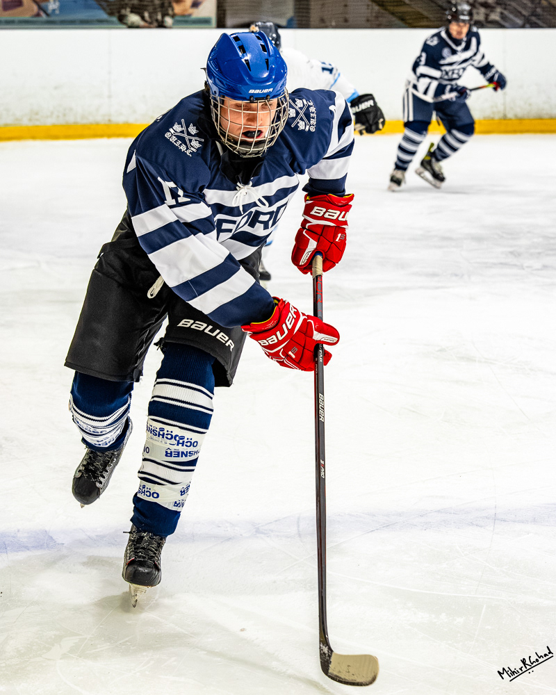 01-03-2025-214348_IceHockeyVarsityVikAvsNar_0169-Enhanced-NR_Website.JPG