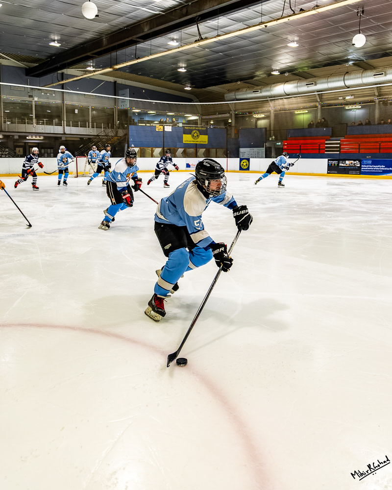 15-03-2025-223616_IceHockeyVarsityVikBvsHus_2326-Enhanced-NR_Website.JPG