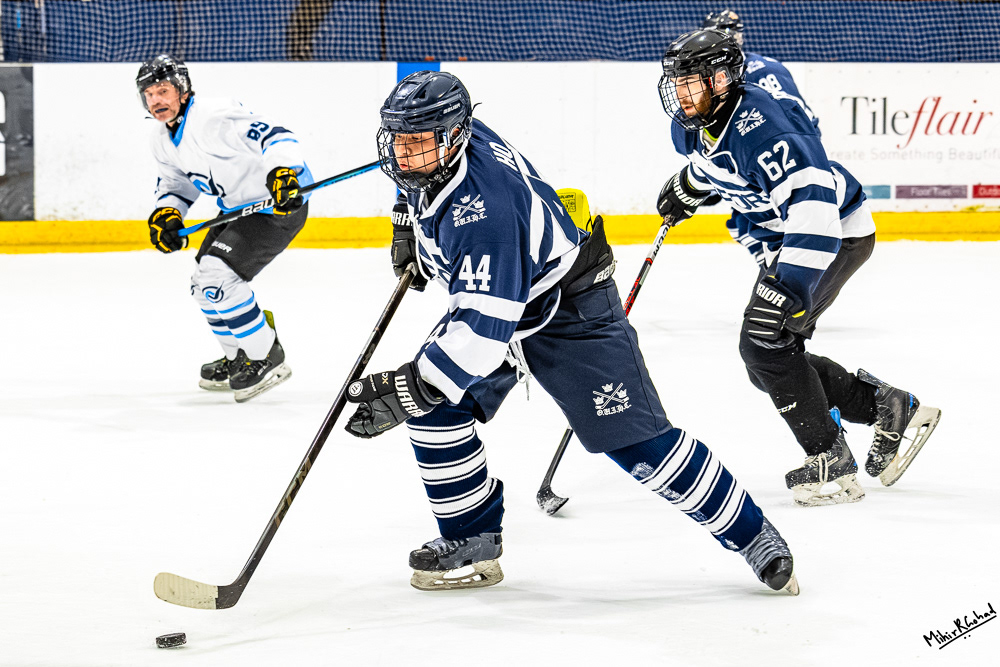01-03-2025-222327_IceHockeyVarsityVikAvsNar_0900-Enhanced-NR_Website.JPG