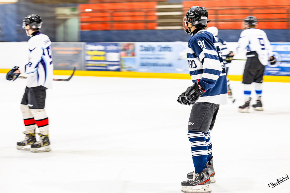09-02-2025-225953_IceHockey_UOOvsUCL_1021_Website.JPG