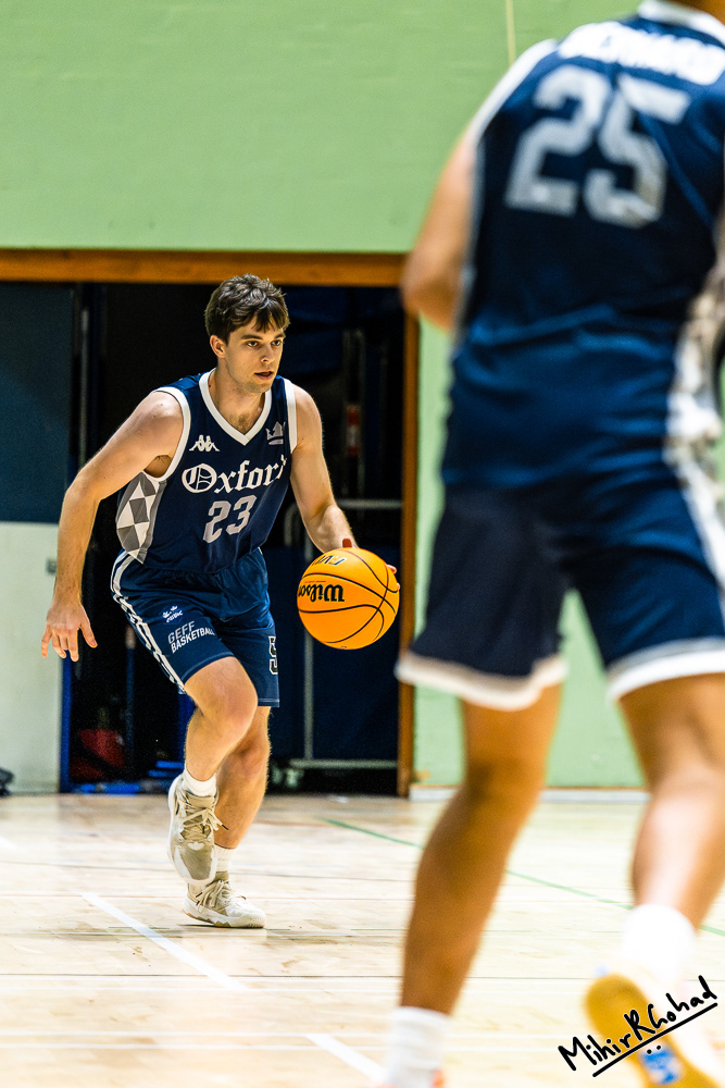 22-10-2025-210220_Basketball_OXFvsSFS_060_Website.JPG