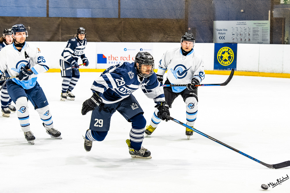 01-03-2025-220618_IceHockeyVarsityVikAvsNar_0664-Enhanced-NR_Website.JPG